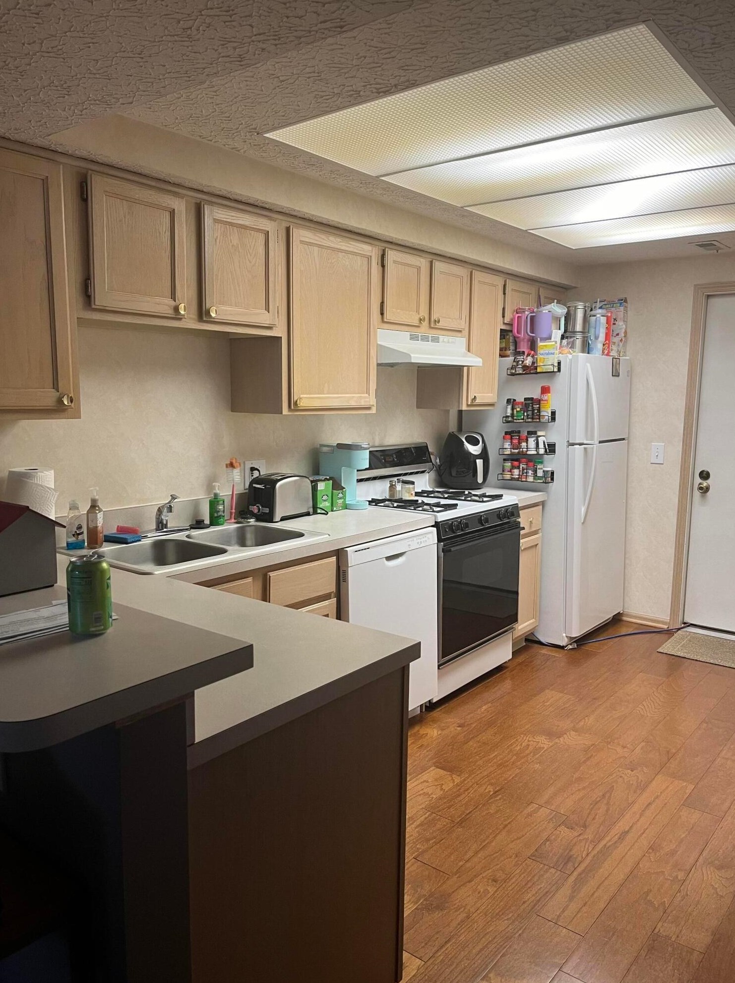 5705 Willow Lake Dr, Darbydale, OH 43123-8839