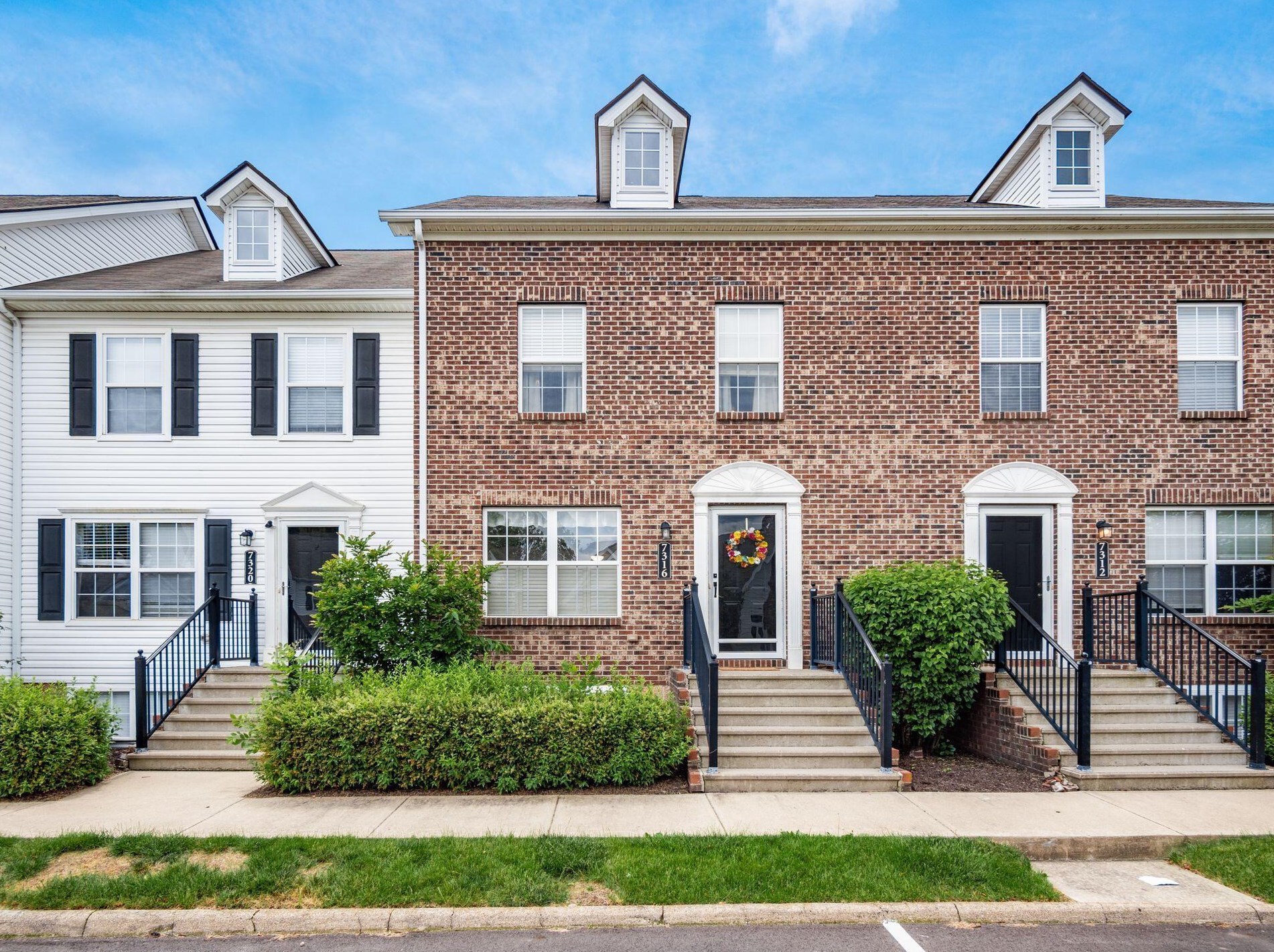 7316 Cayman Ln, Sharon Township, OH 43085