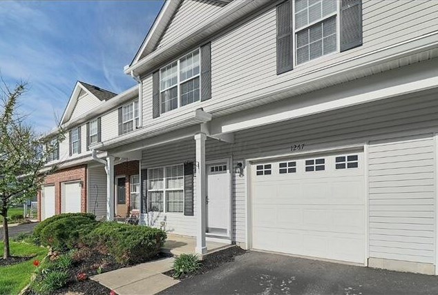 1267 Grove Dr, Columbus OH 43230-6281 exterior
