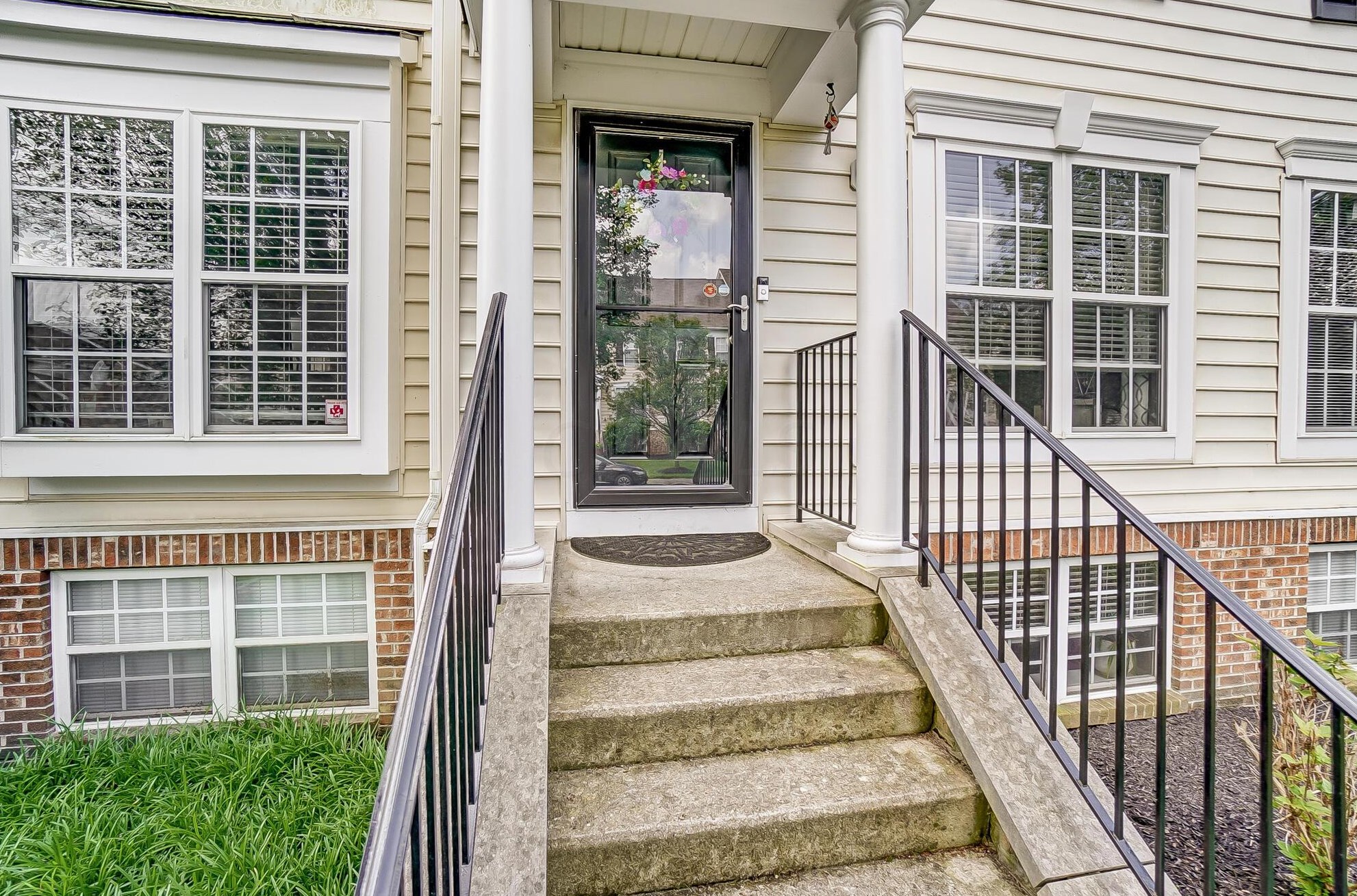 6343 Hares Ear Dr, Columbus, OH 43230-6448