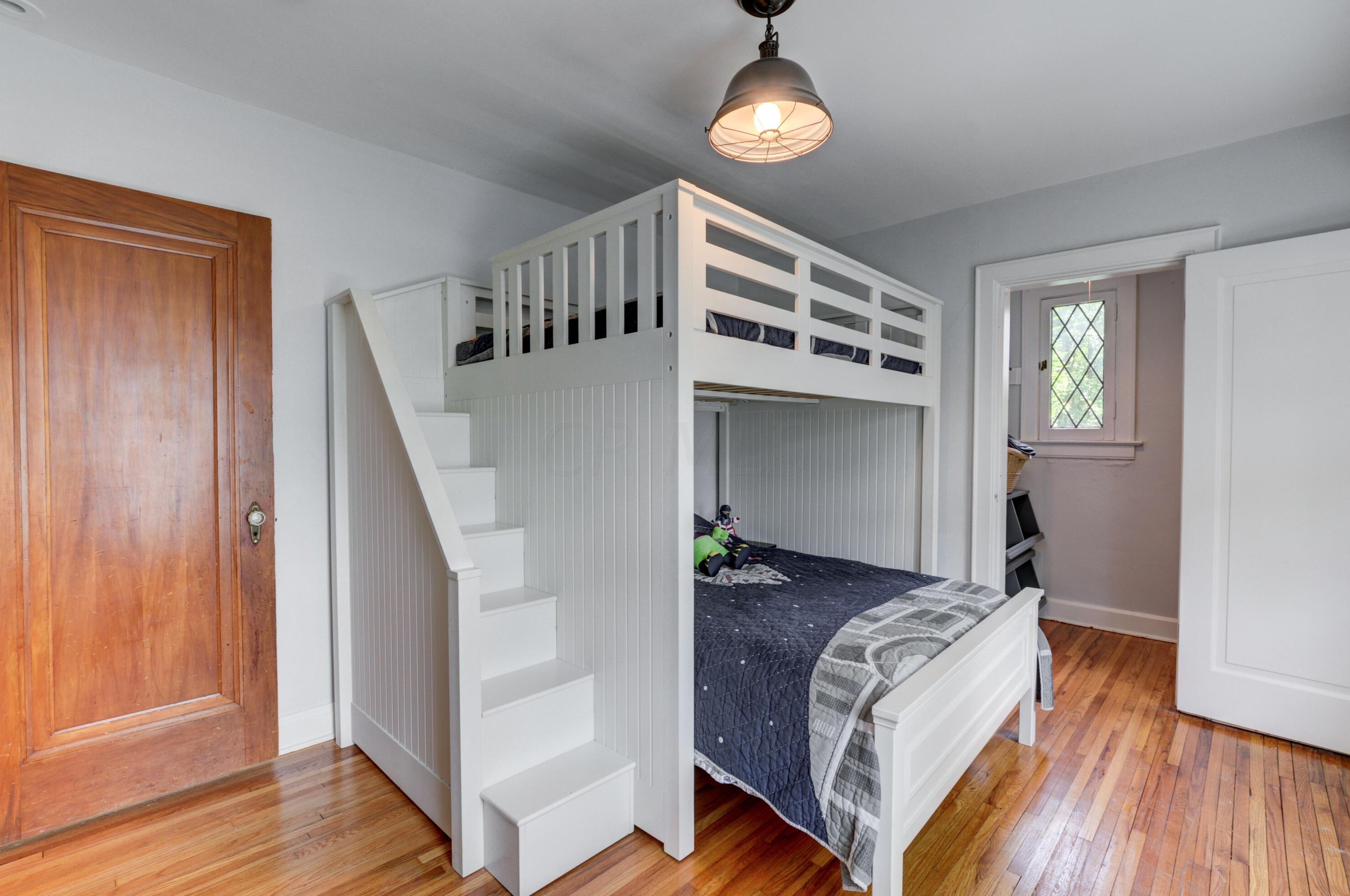 1826 Baldridge Rd, Columbus OH 43221-3811 exterior