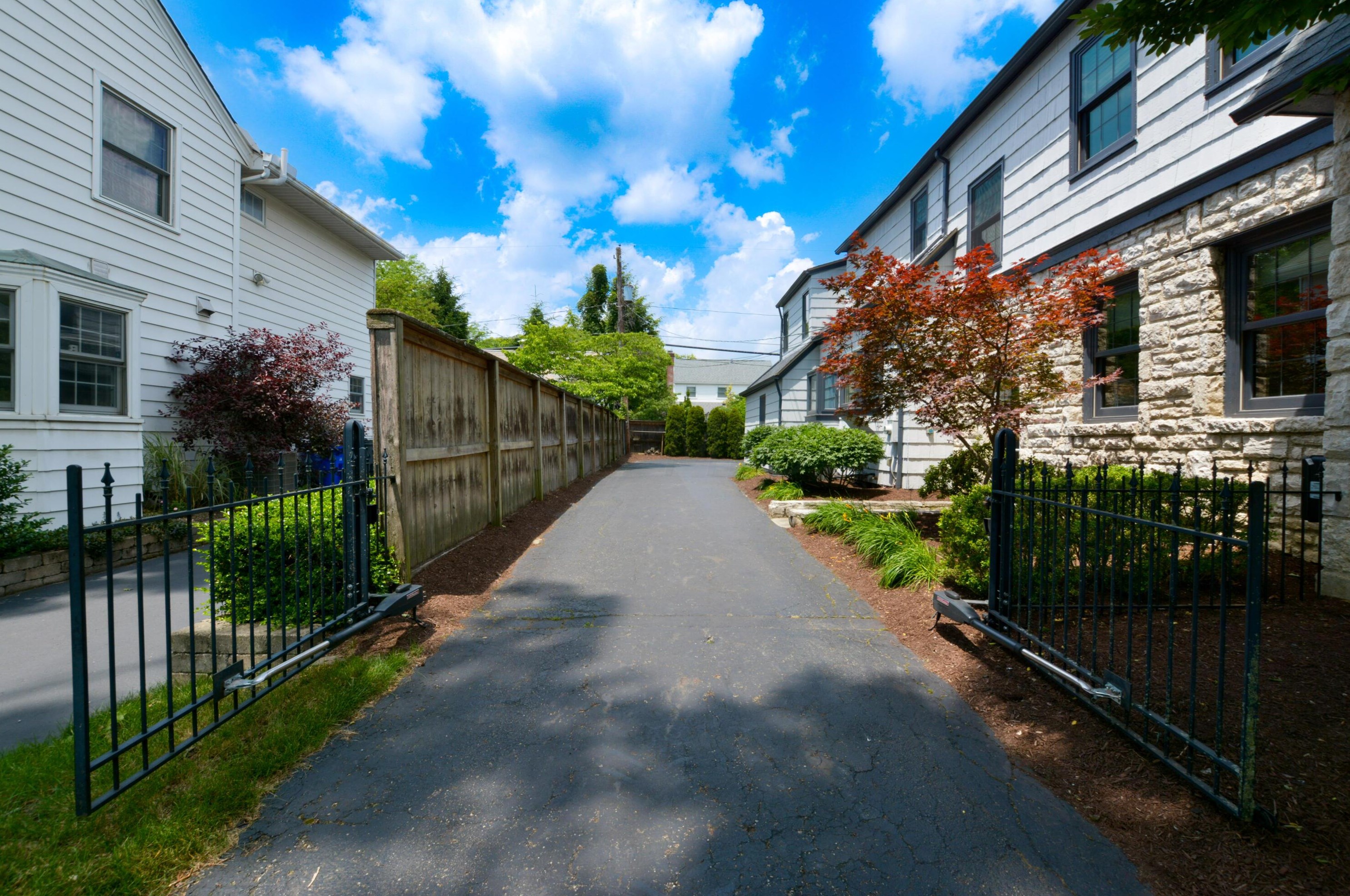 1826 Baldridge Rd, Columbus OH 43221-3811 exterior