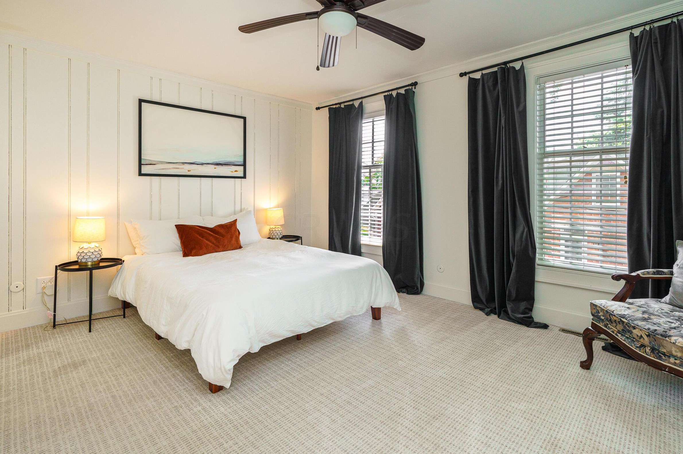 587 Grant Ave, Columbus OH 43215-2146 exterior