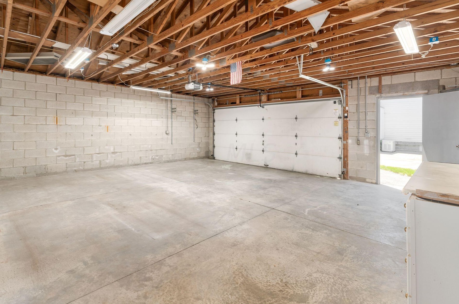 650 Hilltonia Ave, Columbus OH 43223-1704 exterior