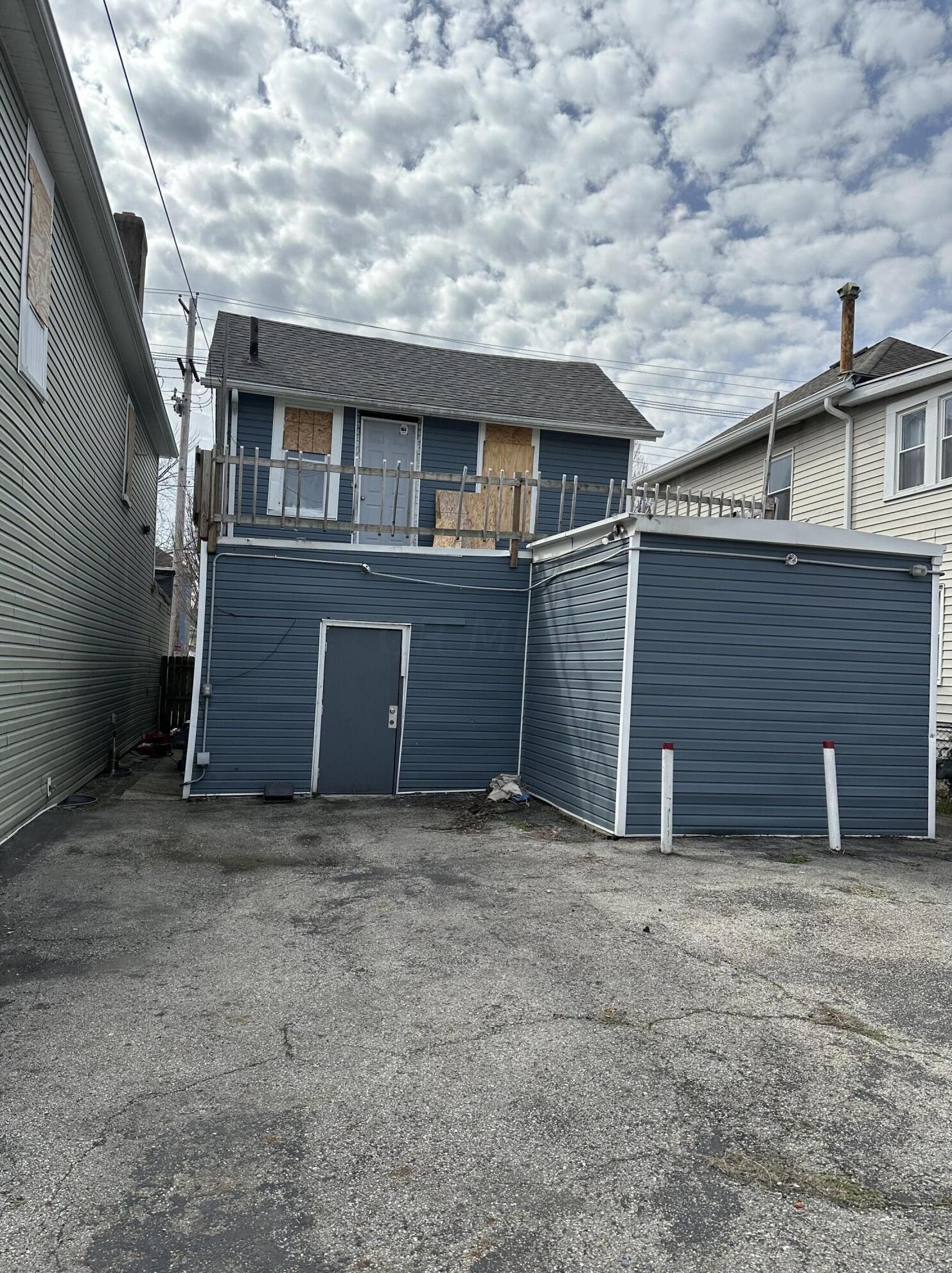554 Whittier St, Columbus, OH 43206-2802