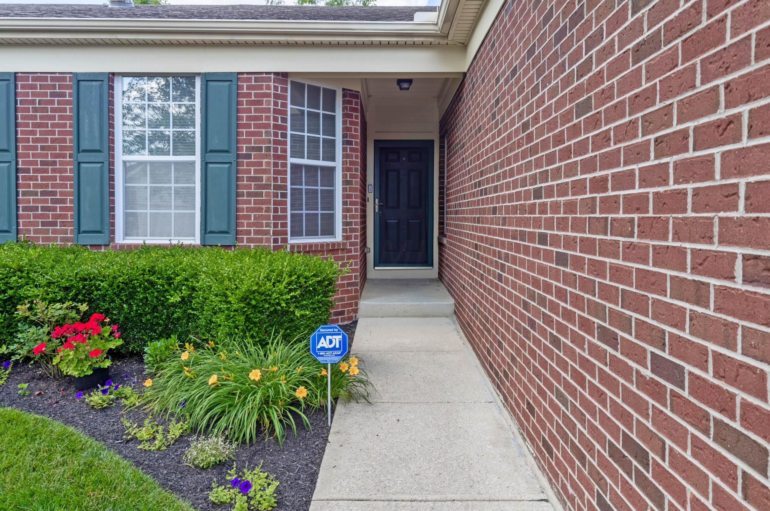 6518 Portrait Cir, Westerville, OH 43081