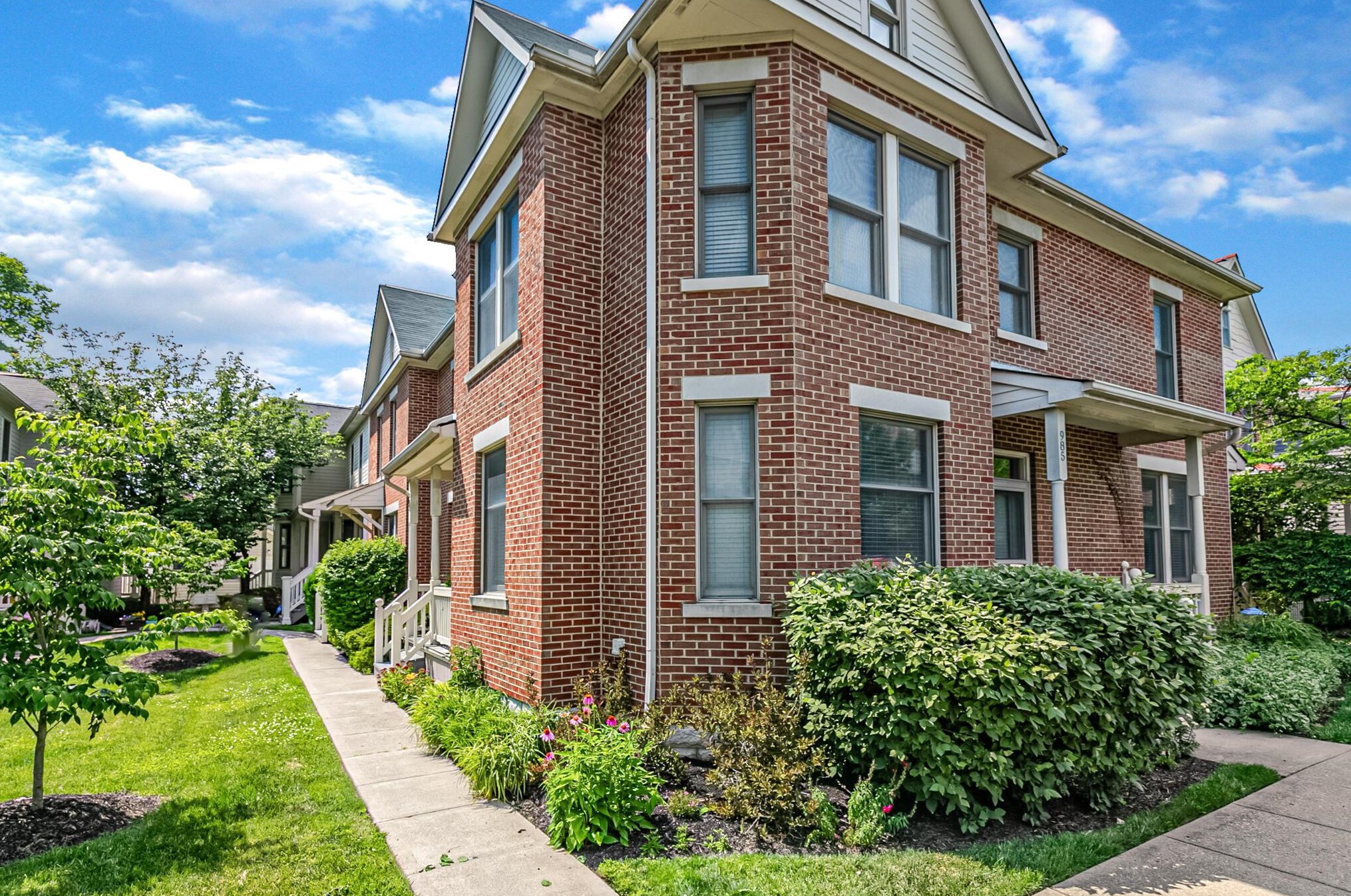 977 Delaware Ave, Columbus, OH 43201
