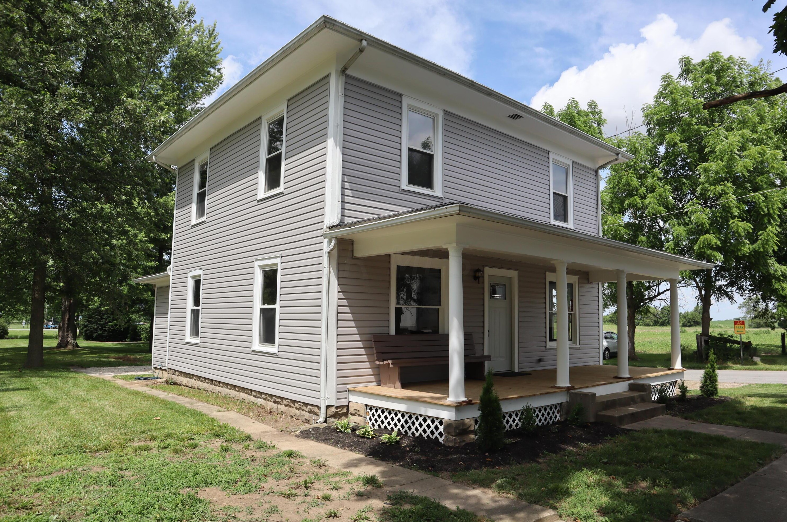100 Main St, Bloomingburg, OH 43106-9007