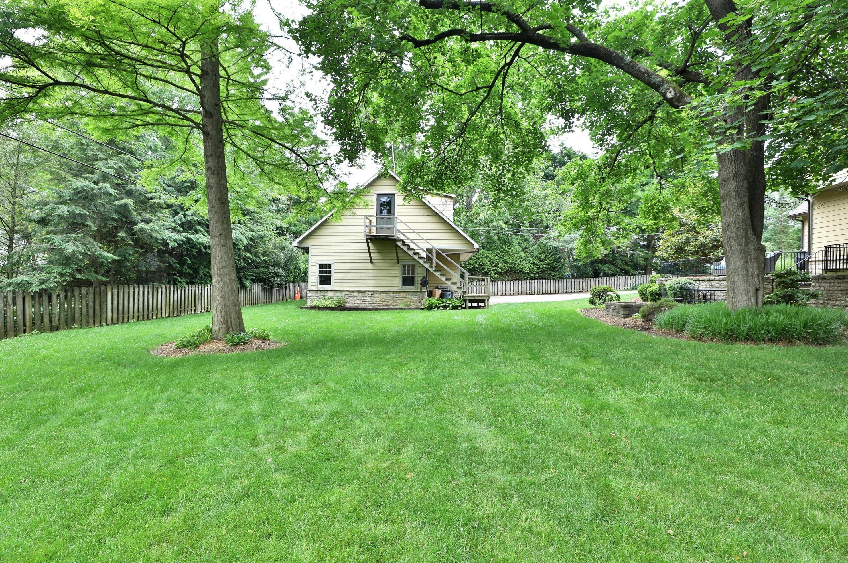 5803 Dover Ct, Columbus OH 43085-3806 exterior