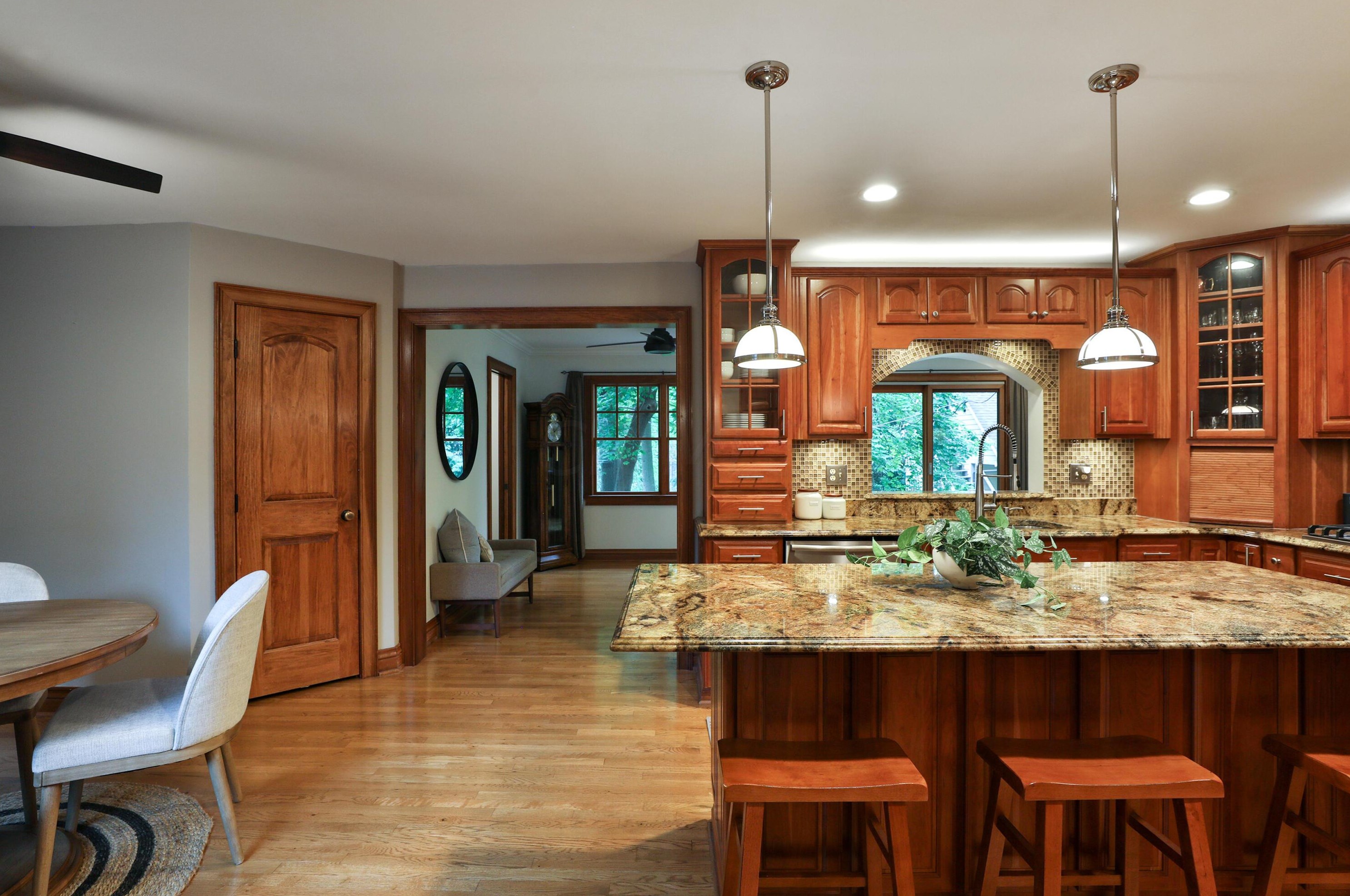 5803 Dover Ct, Columbus OH 43085-3806 exterior