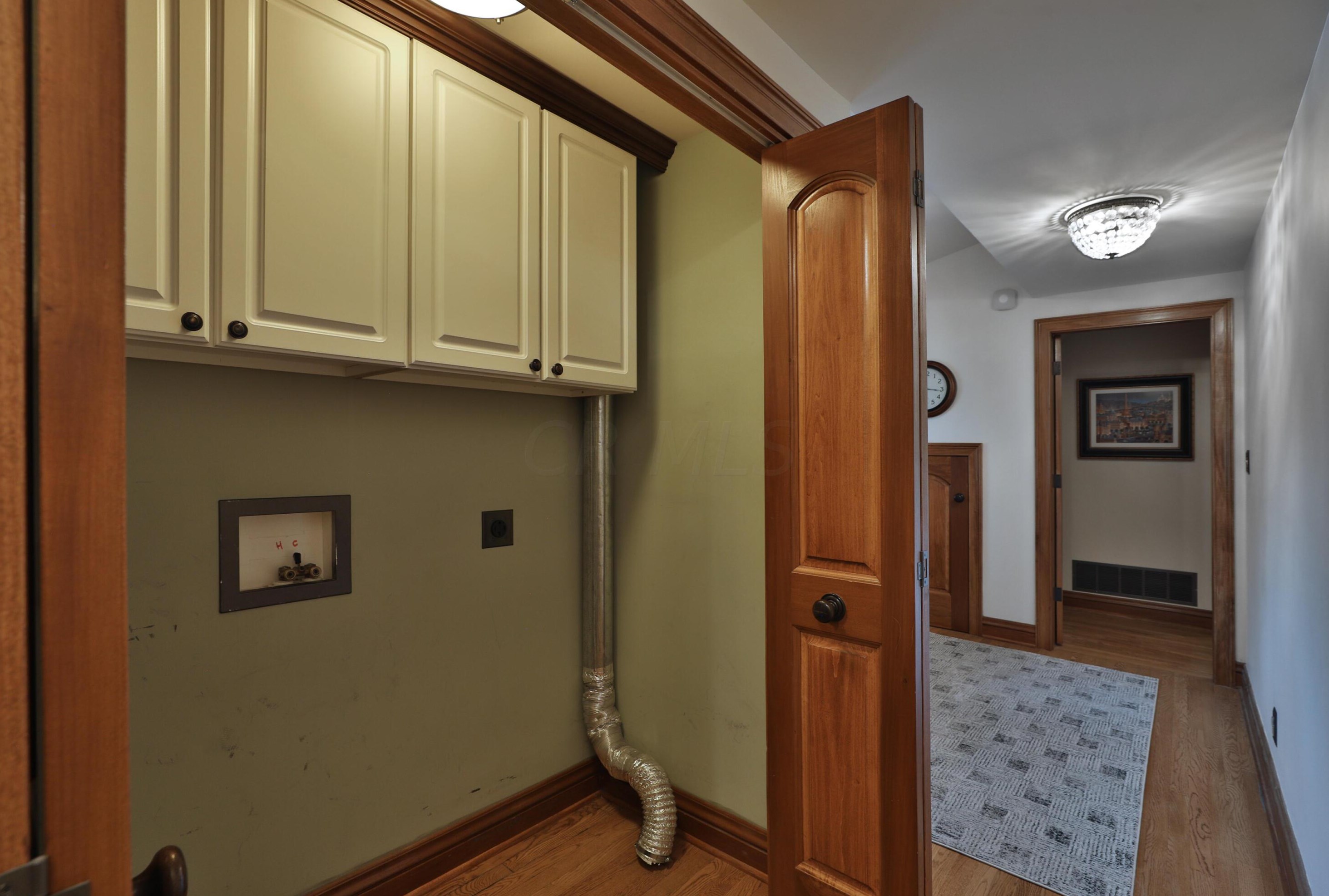 5803 Dover Ct, Columbus OH 43085-3806 exterior