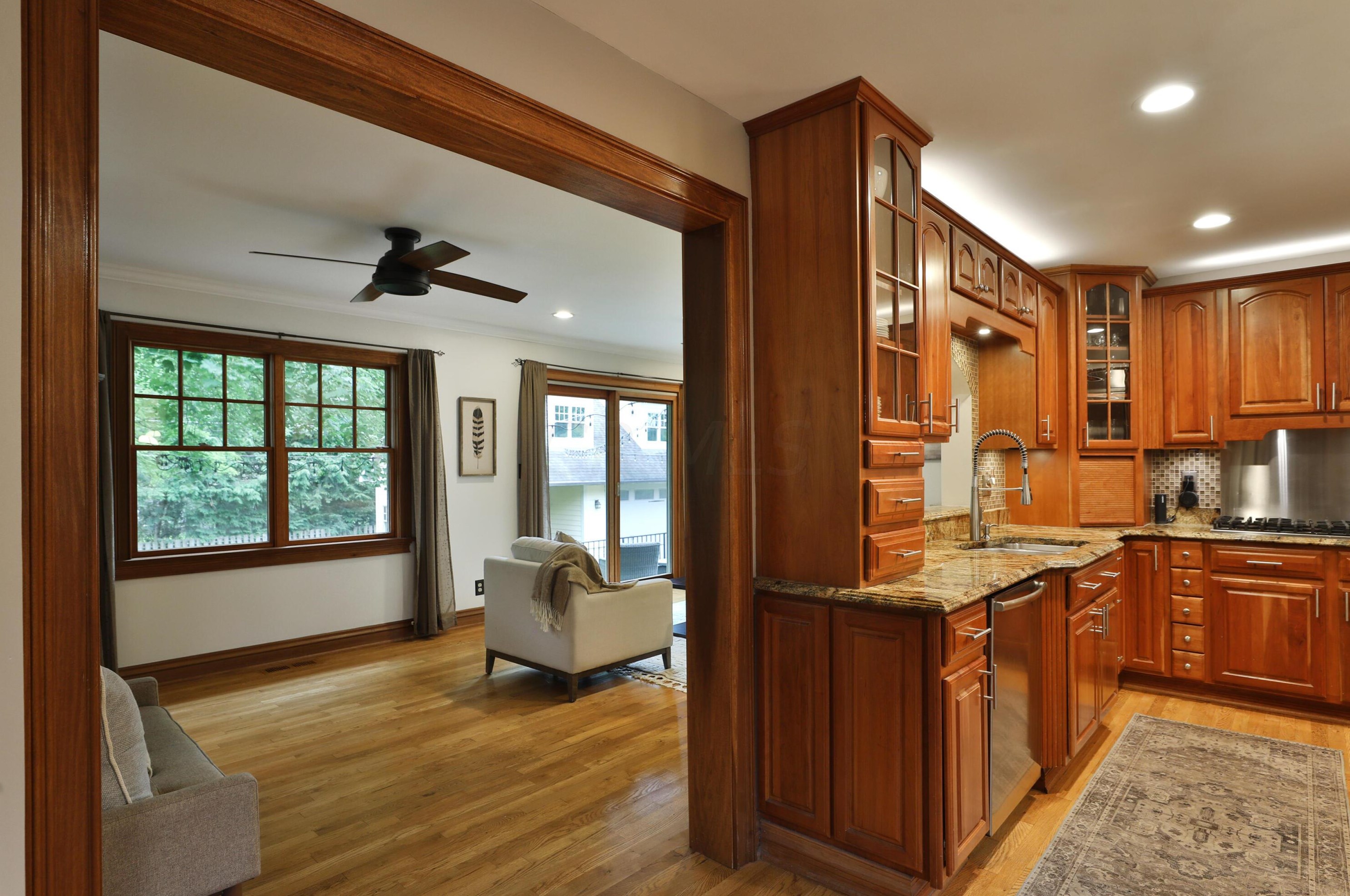 5803 Dover Ct, Columbus OH 43085-3806 exterior