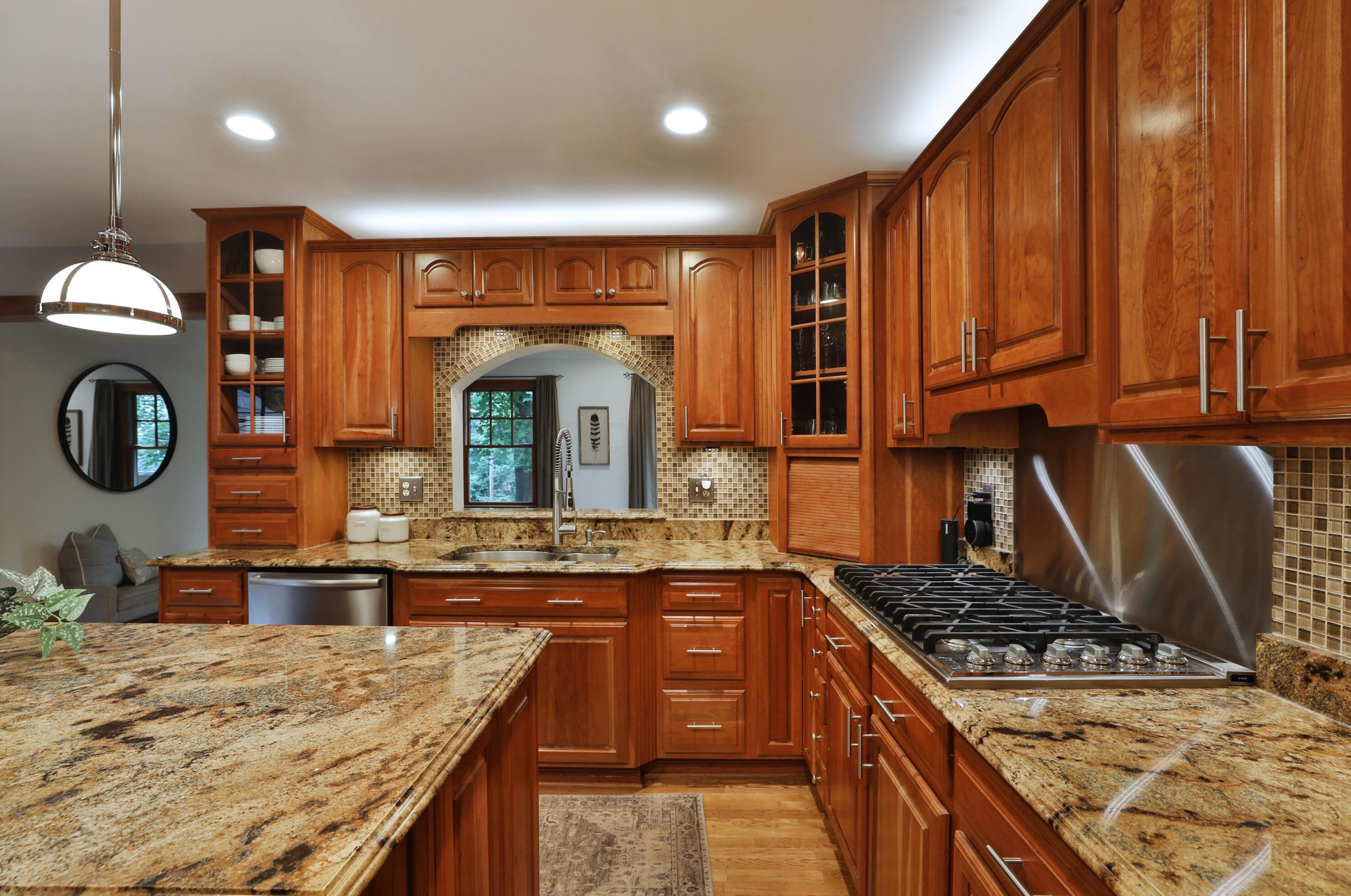 5803 Dover Ct, Columbus OH 43085-3806 exterior