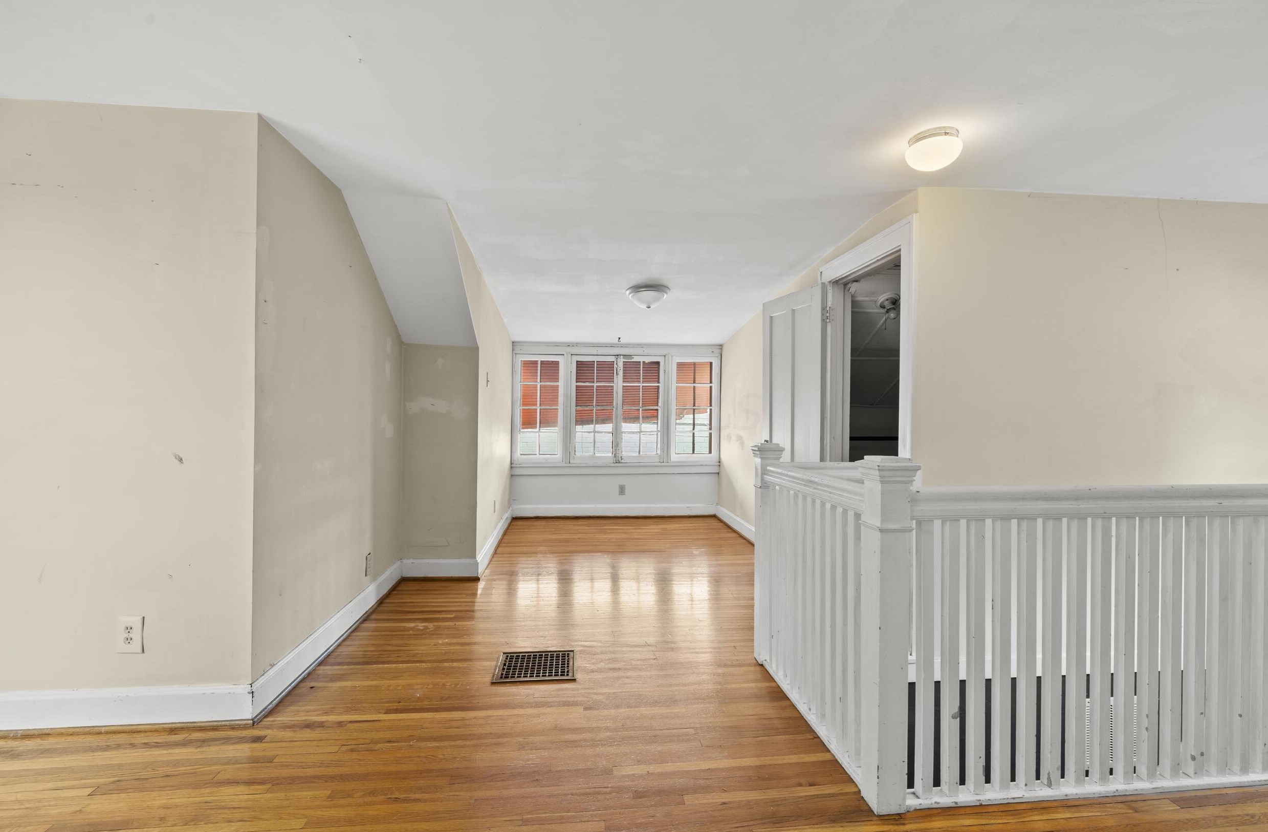 23 Torrence Rd, Columbus OH 43214-3841 exterior