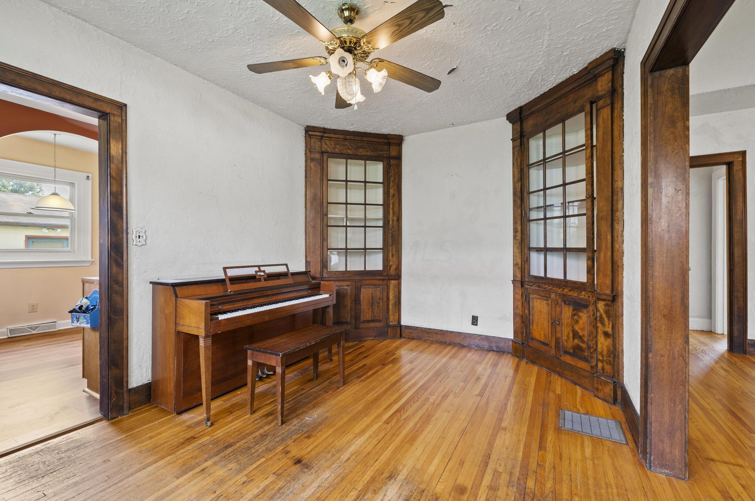 23 Torrence Rd, Columbus OH 43214-3841 exterior