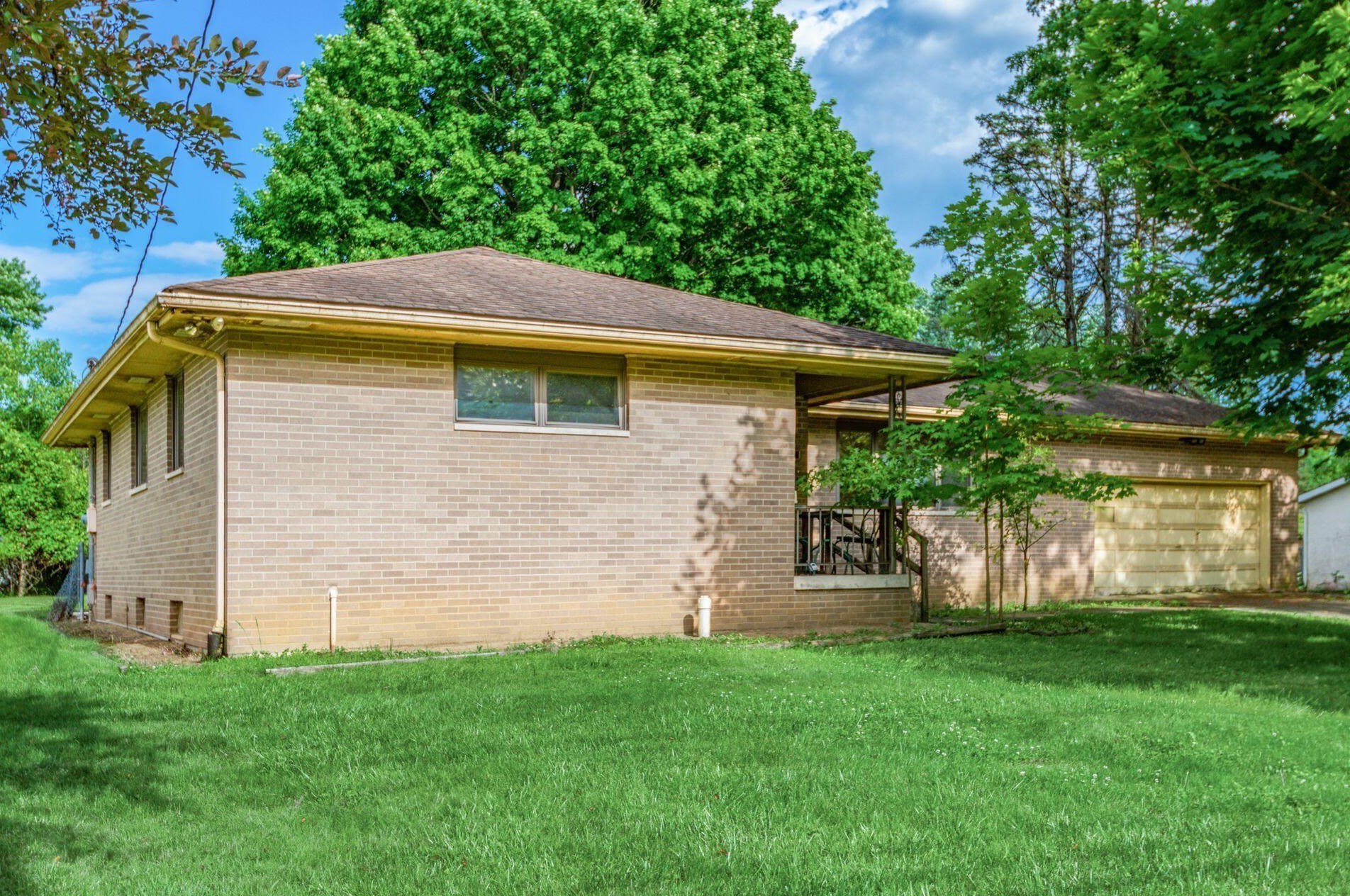 80 Pleasantview Dr, Blacklick, OH 43004-9626