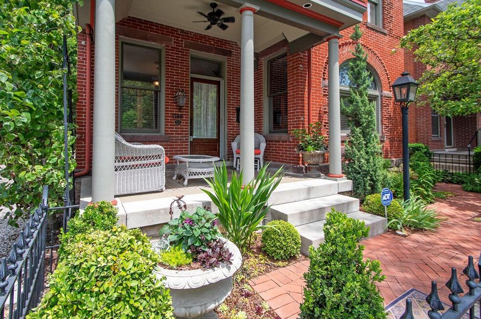 180 Reinhard Ave, Columbus, OH 43206-2635
