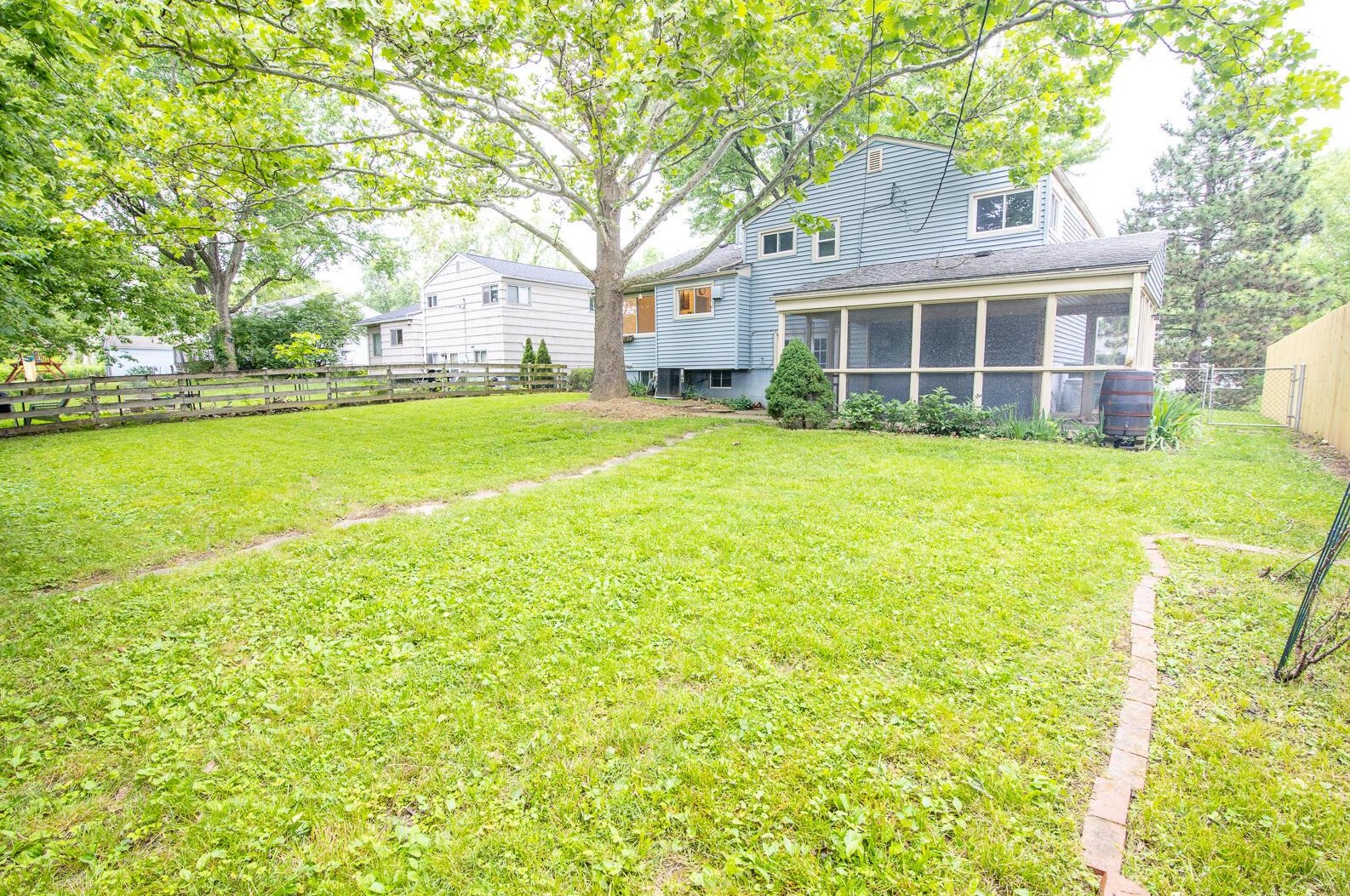 3041 Rightmire Blvd, Columbus OH 43221-1662 exterior