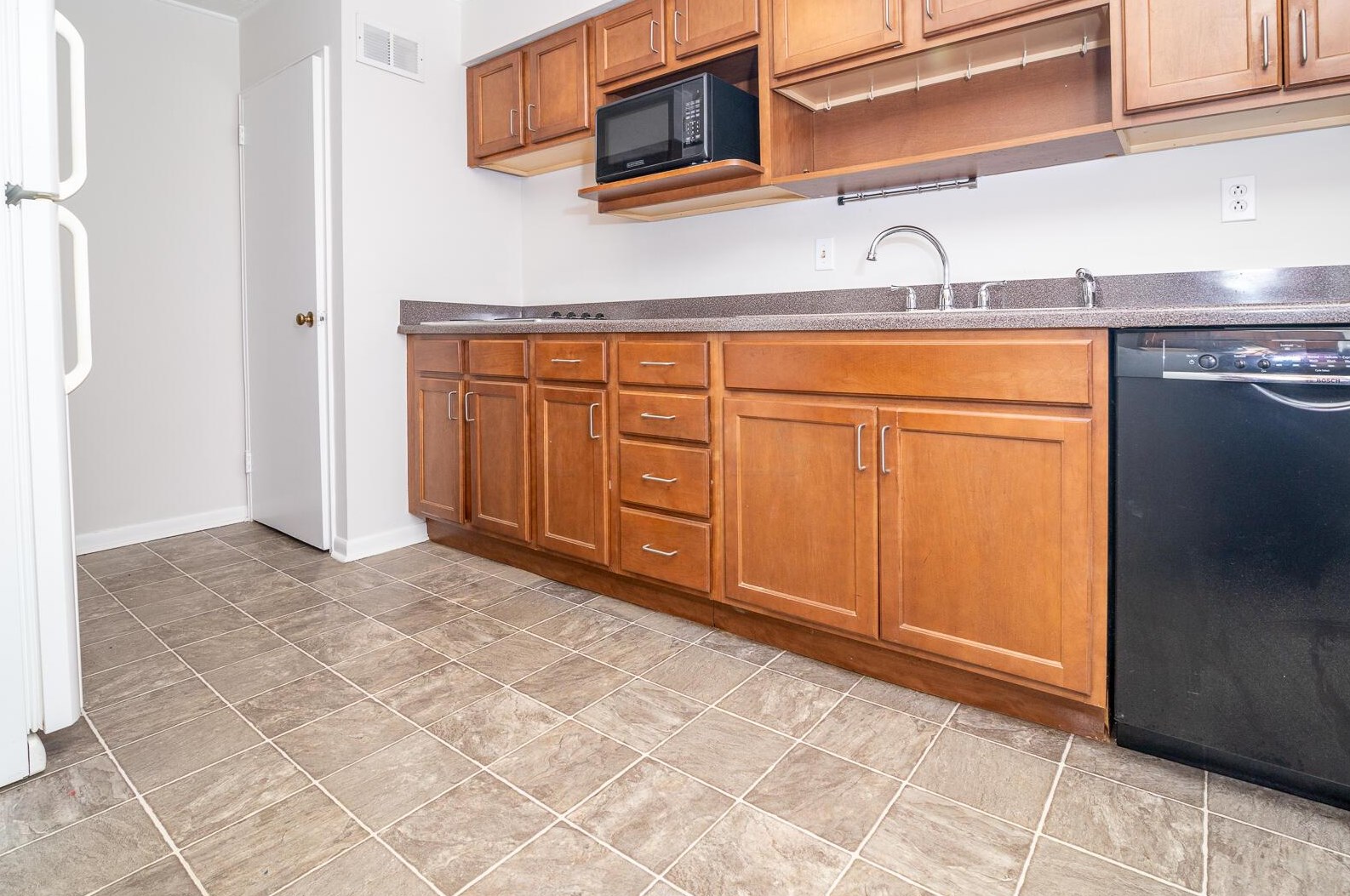 3041 Rightmire Blvd, Columbus OH 43221-1662 exterior