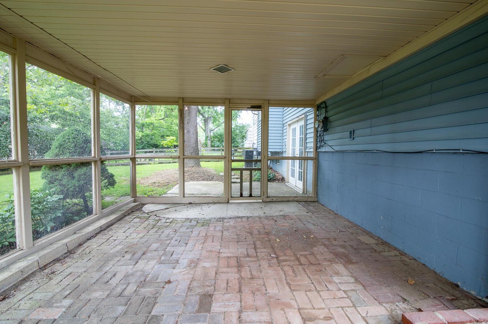 3041 Rightmire Blvd, Columbus OH 43221-1662 exterior