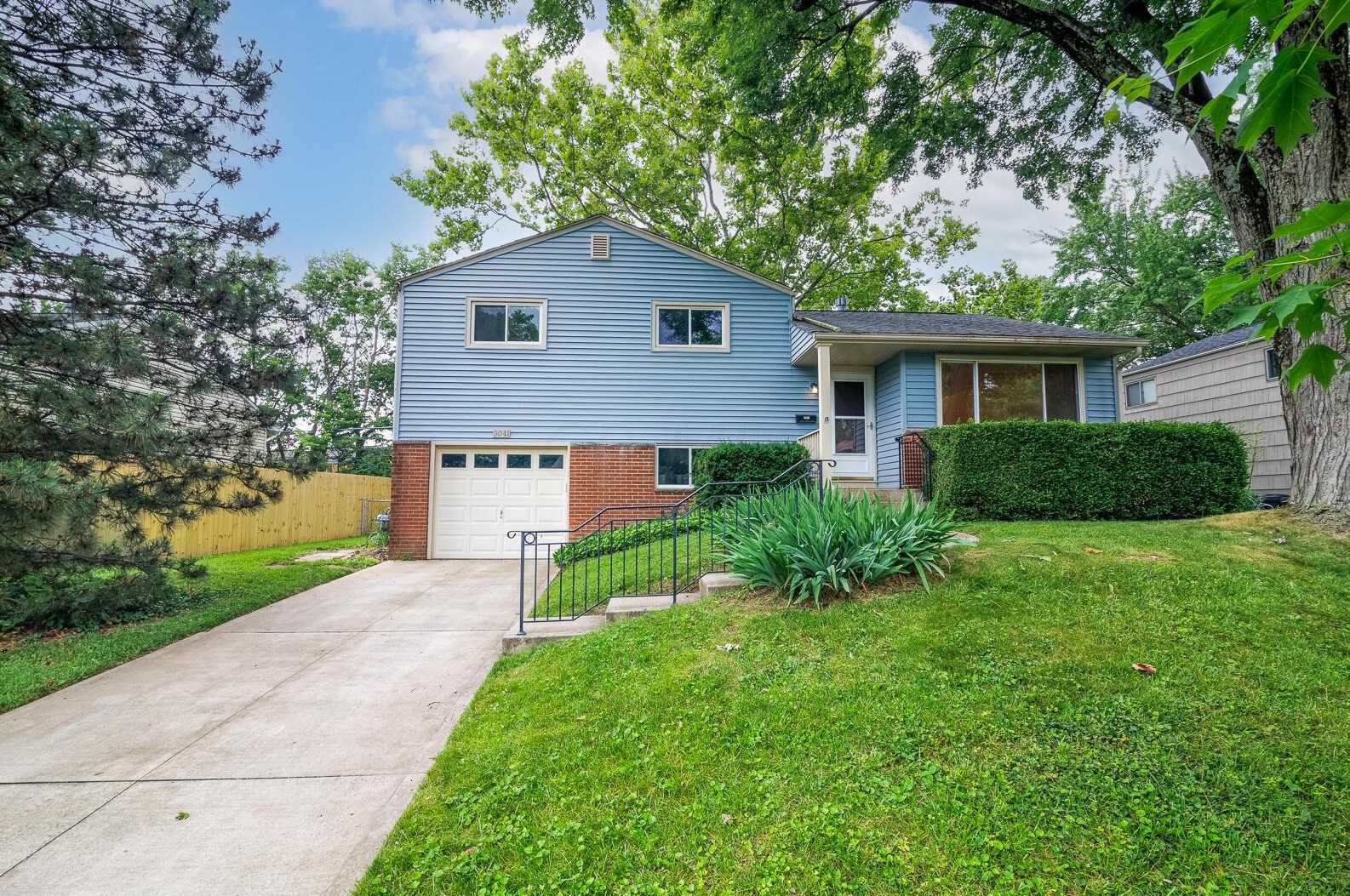 3041 Rightmire Blvd, Columbus OH 43221-1662 exterior