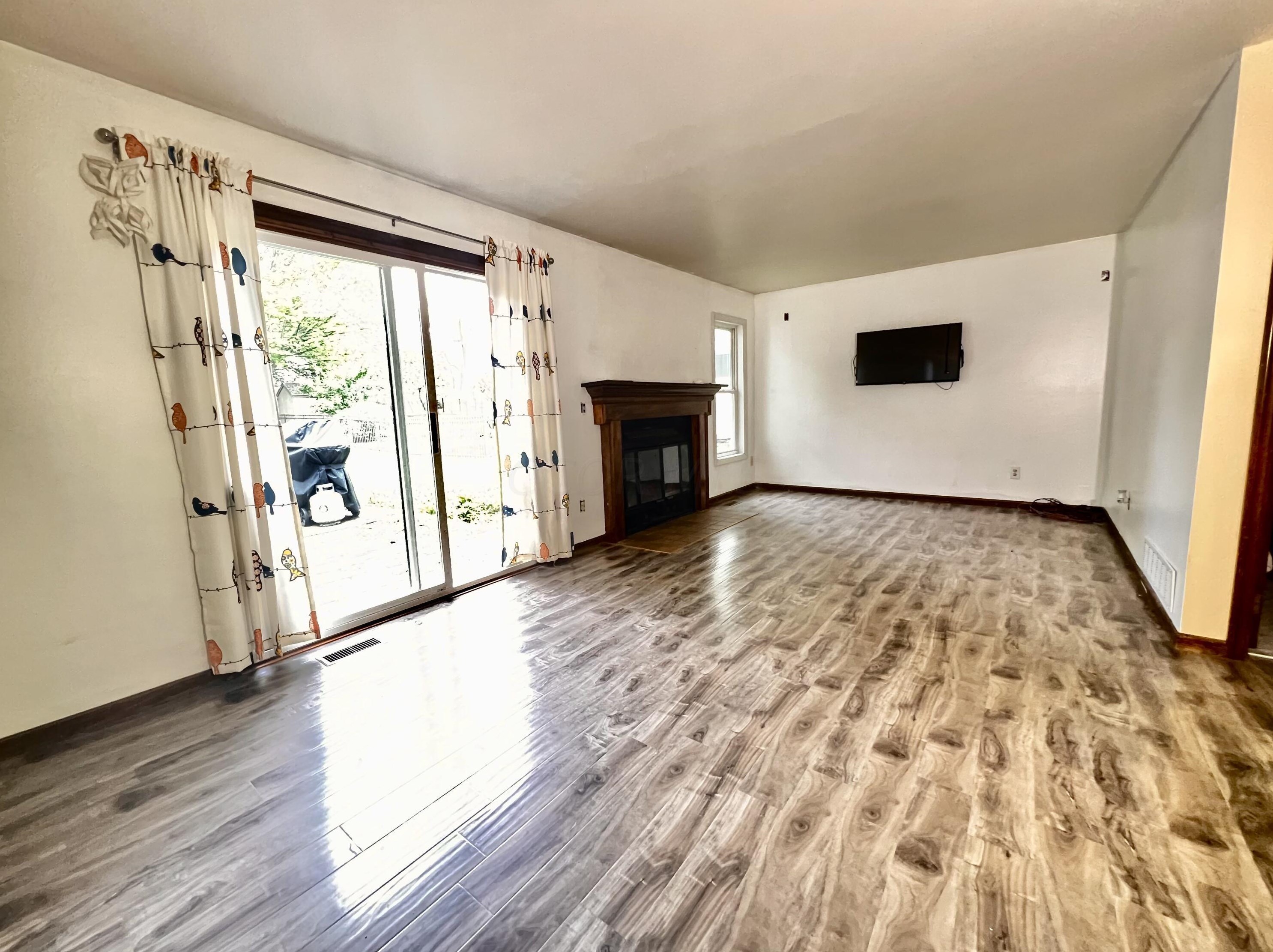 214 Dublin Granville Rd, Columbus OH 43085-3185 exterior