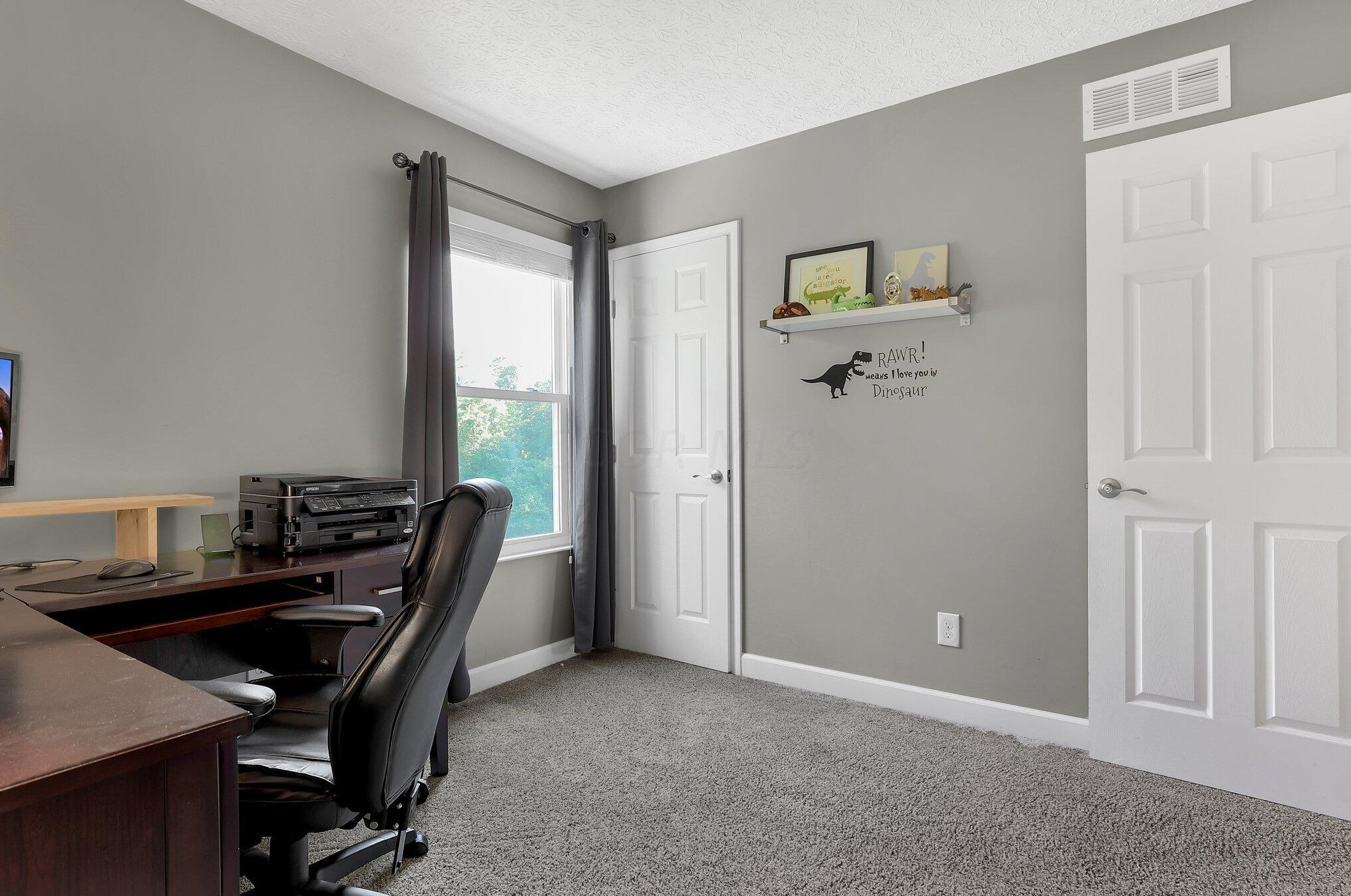 3553 Rosburg Dr, Columbus OH 43228-7073 exterior