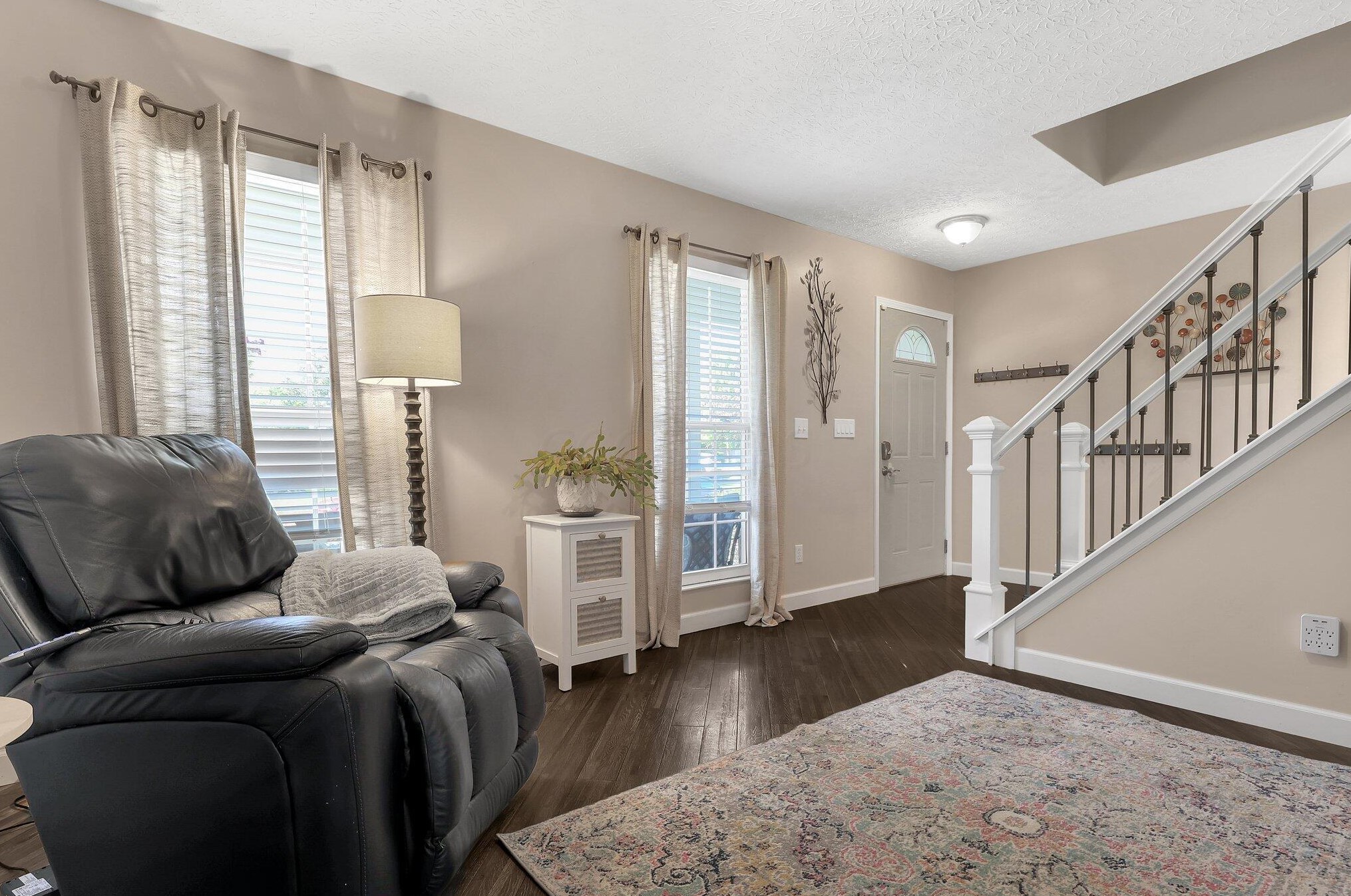 3553 Rosburg Dr, Columbus OH 43228-7073 exterior