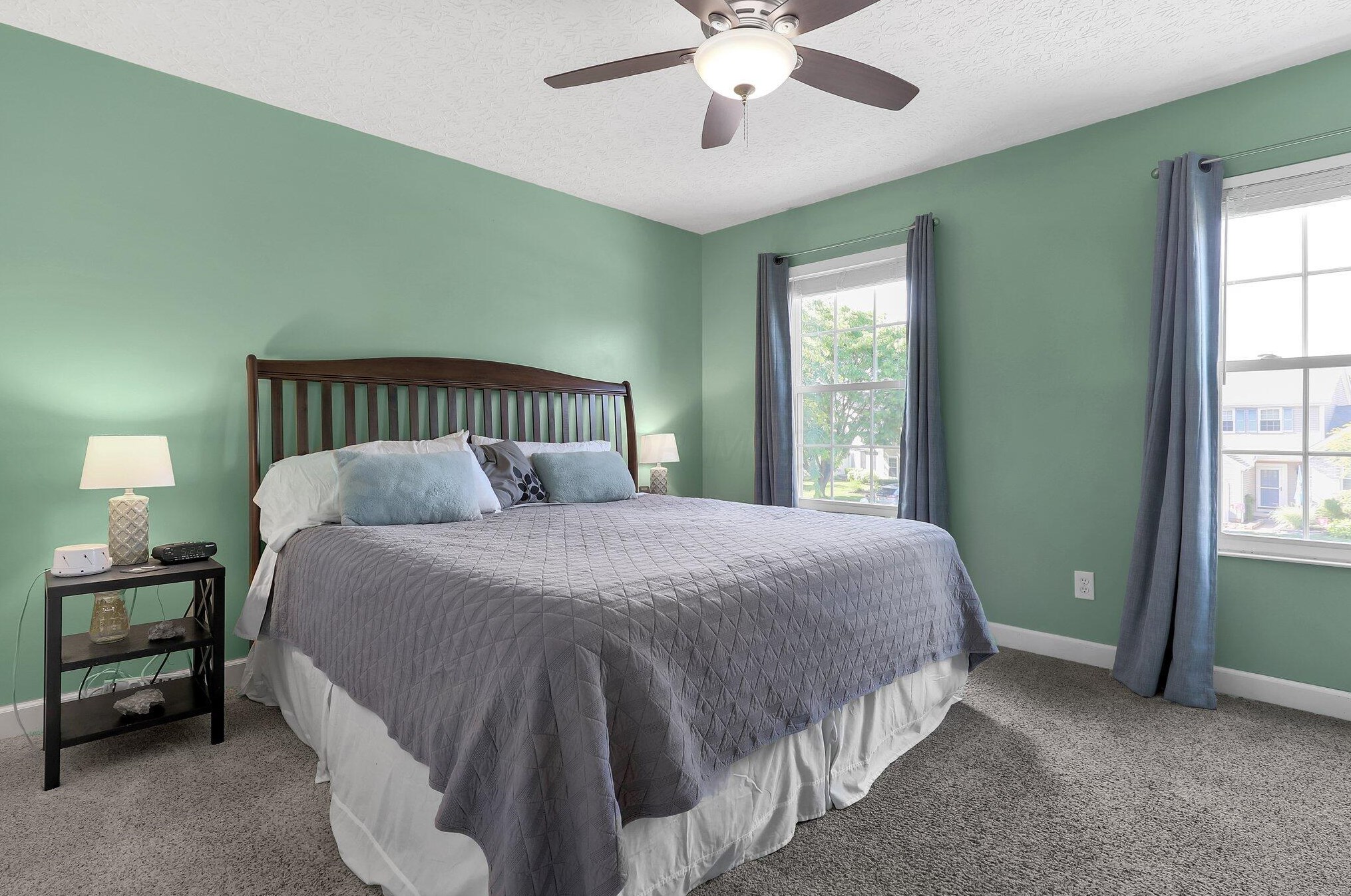 3553 Rosburg Dr, Columbus OH 43228-7073 exterior