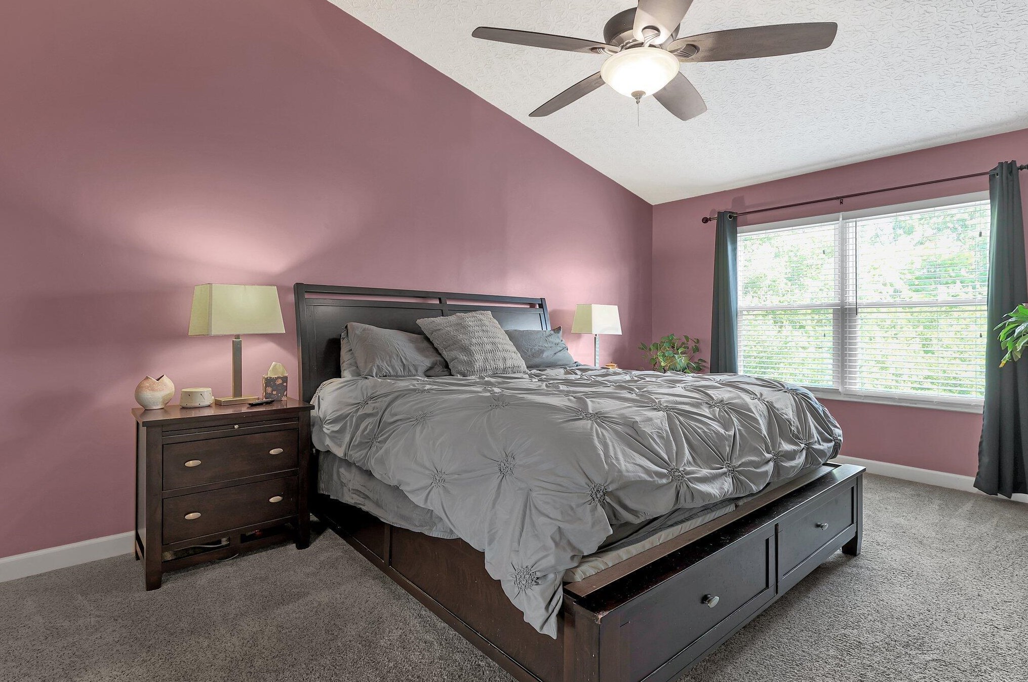 3553 Rosburg Dr, Columbus OH 43228-7073 exterior