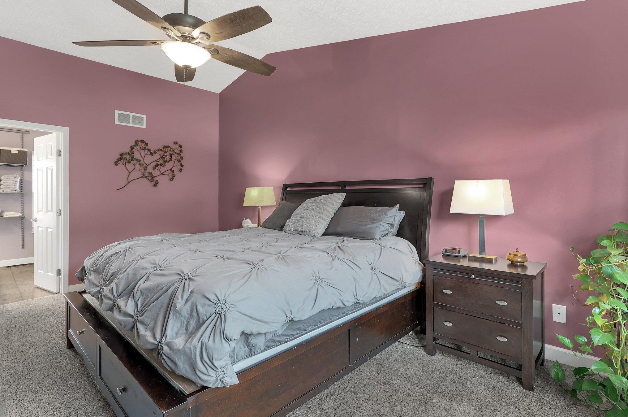 3553 Rosburg Dr, Columbus OH 43228-7073 exterior