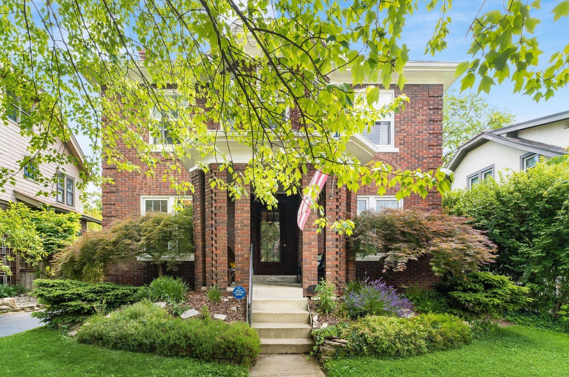 50 Bullitt Park Pl, Columbus, OH 43209-1712