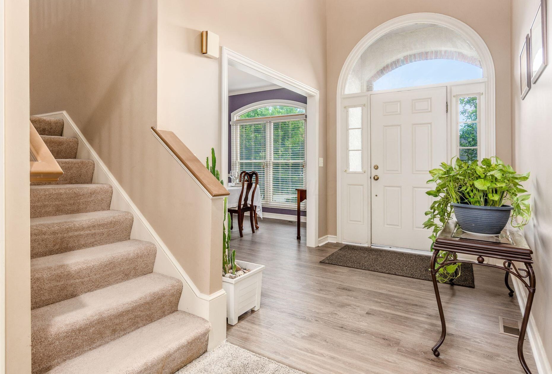 6044 Kentigern Ct, Dublin, OH 43017-8460
