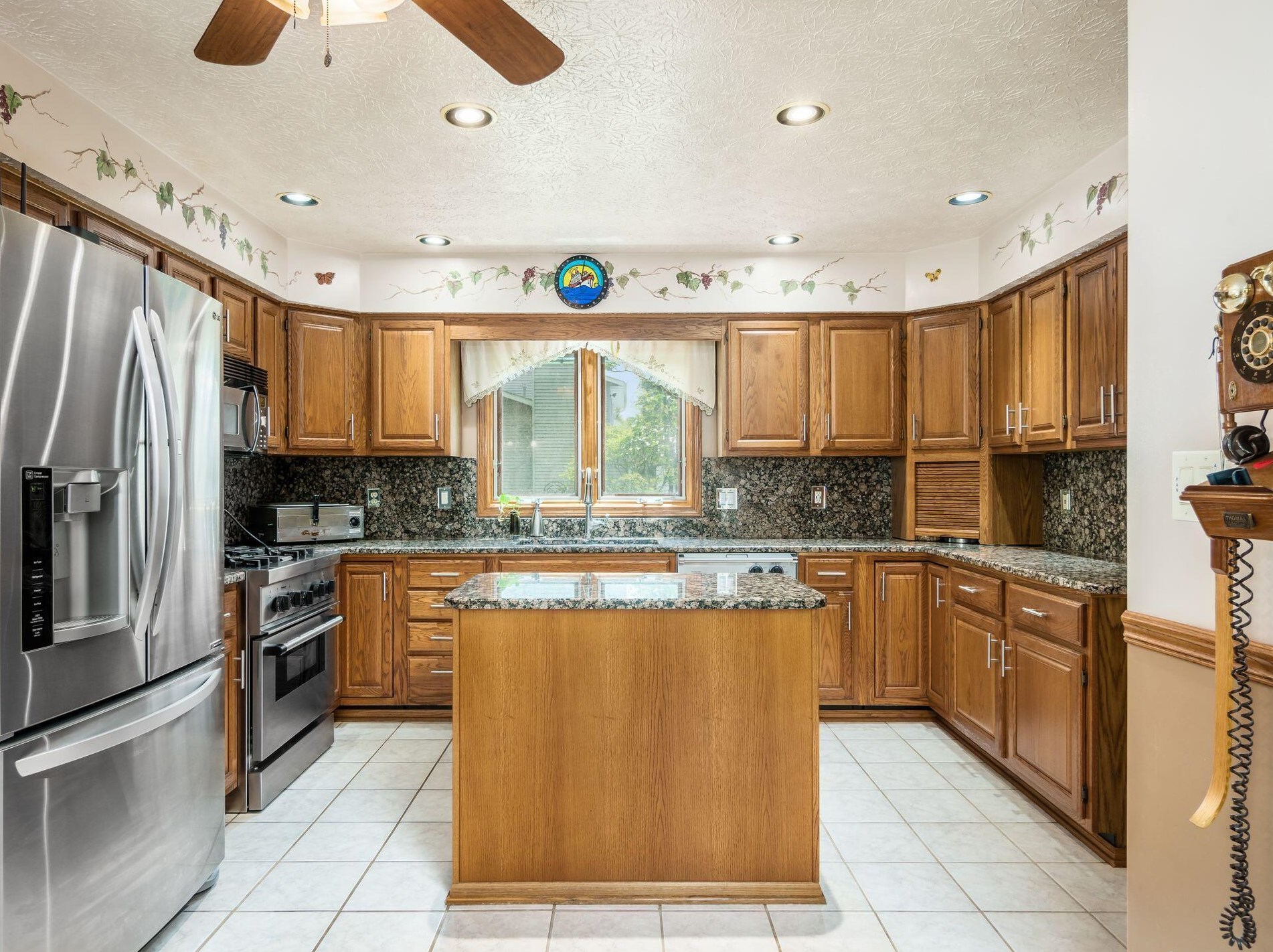 5950 Perkins Ln, Westerville, OH 43082