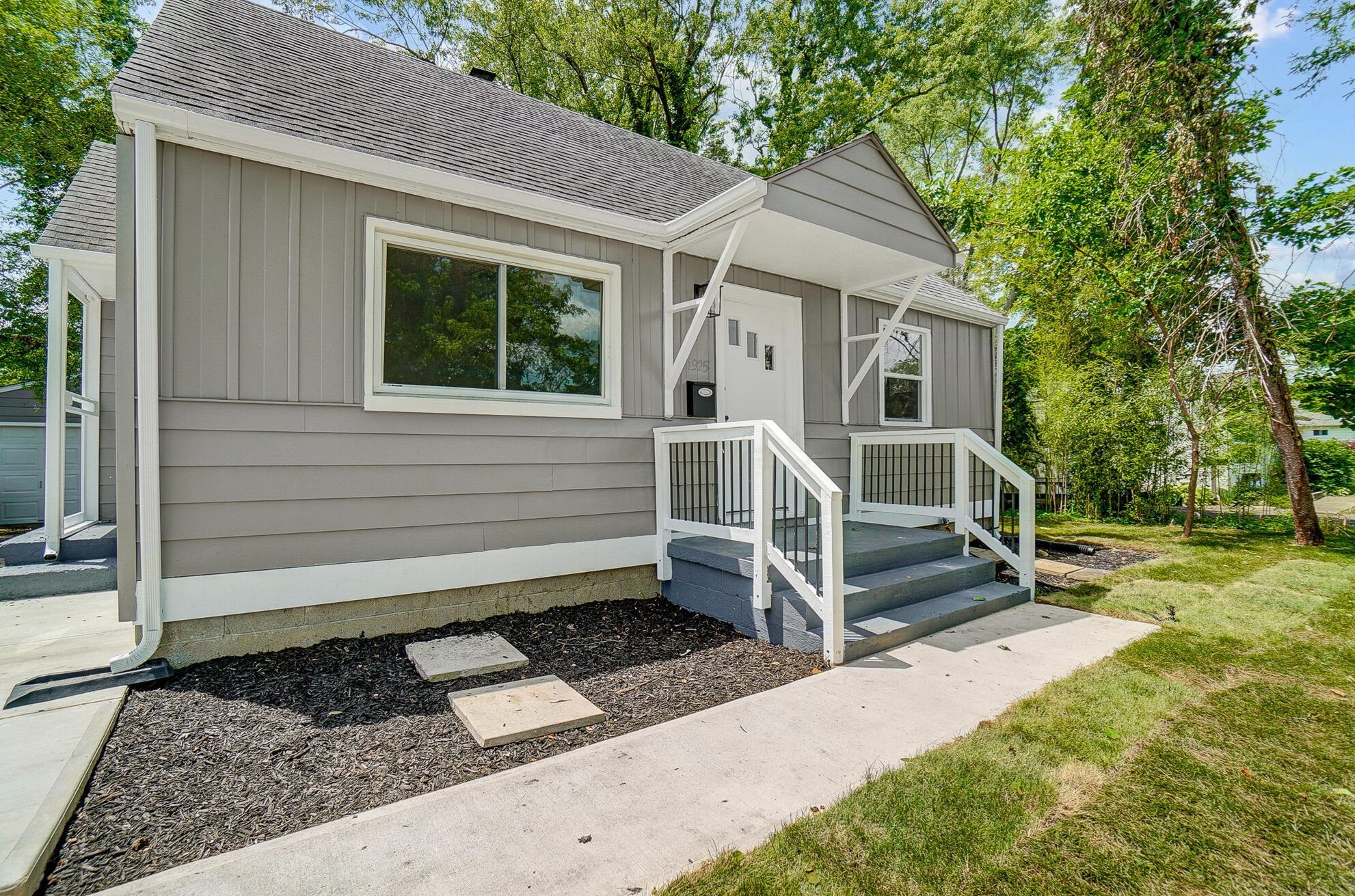 1925 Ferris Rd, Columbus, OH 43224-2248