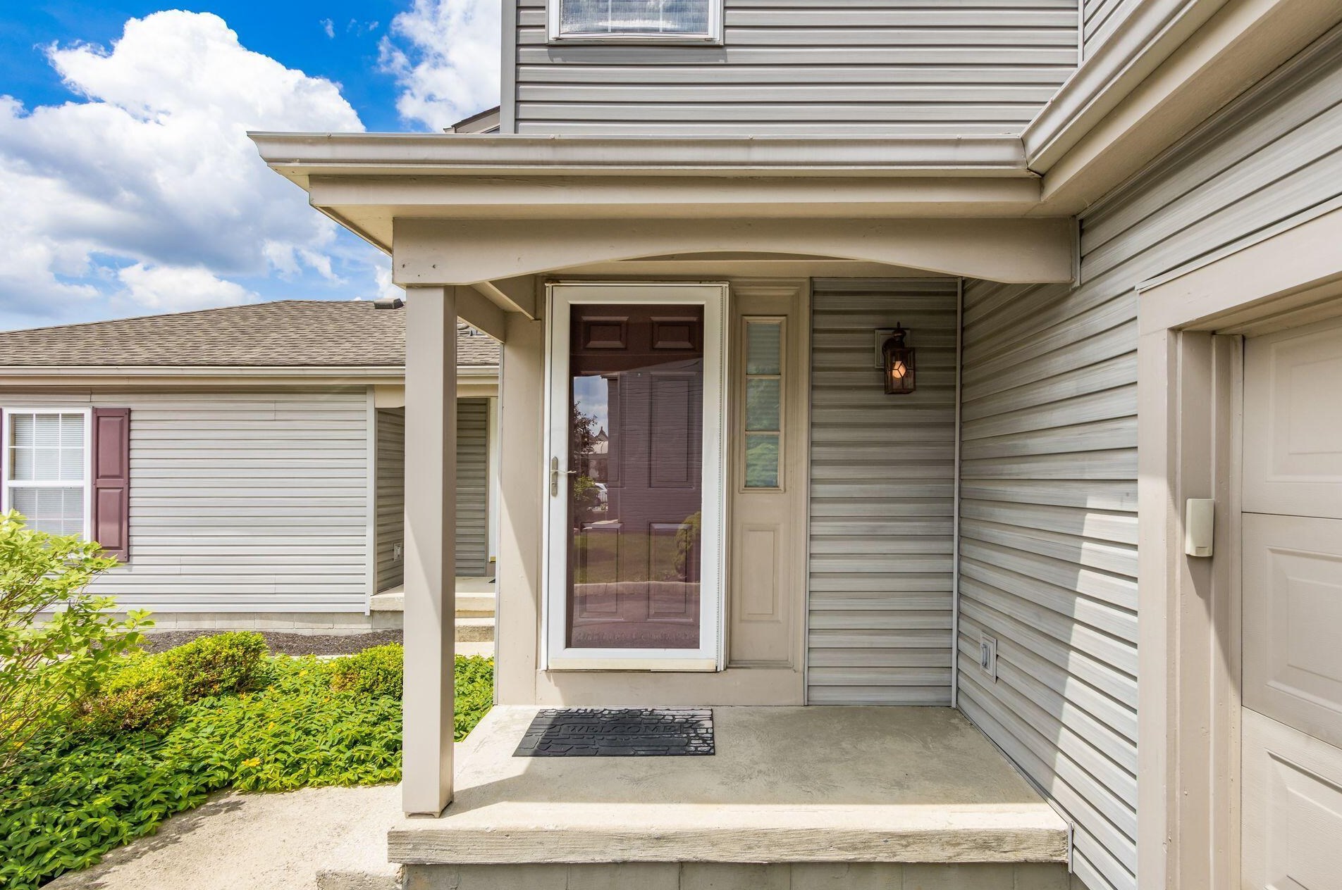 2078 Coleman Dr, Columbus, OH 43235-8313
