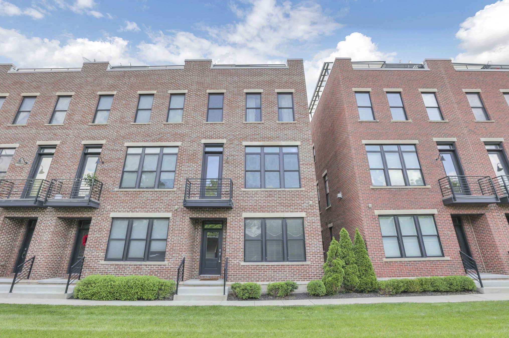 595 2nd Ave, Columbus, OH 43201-3361