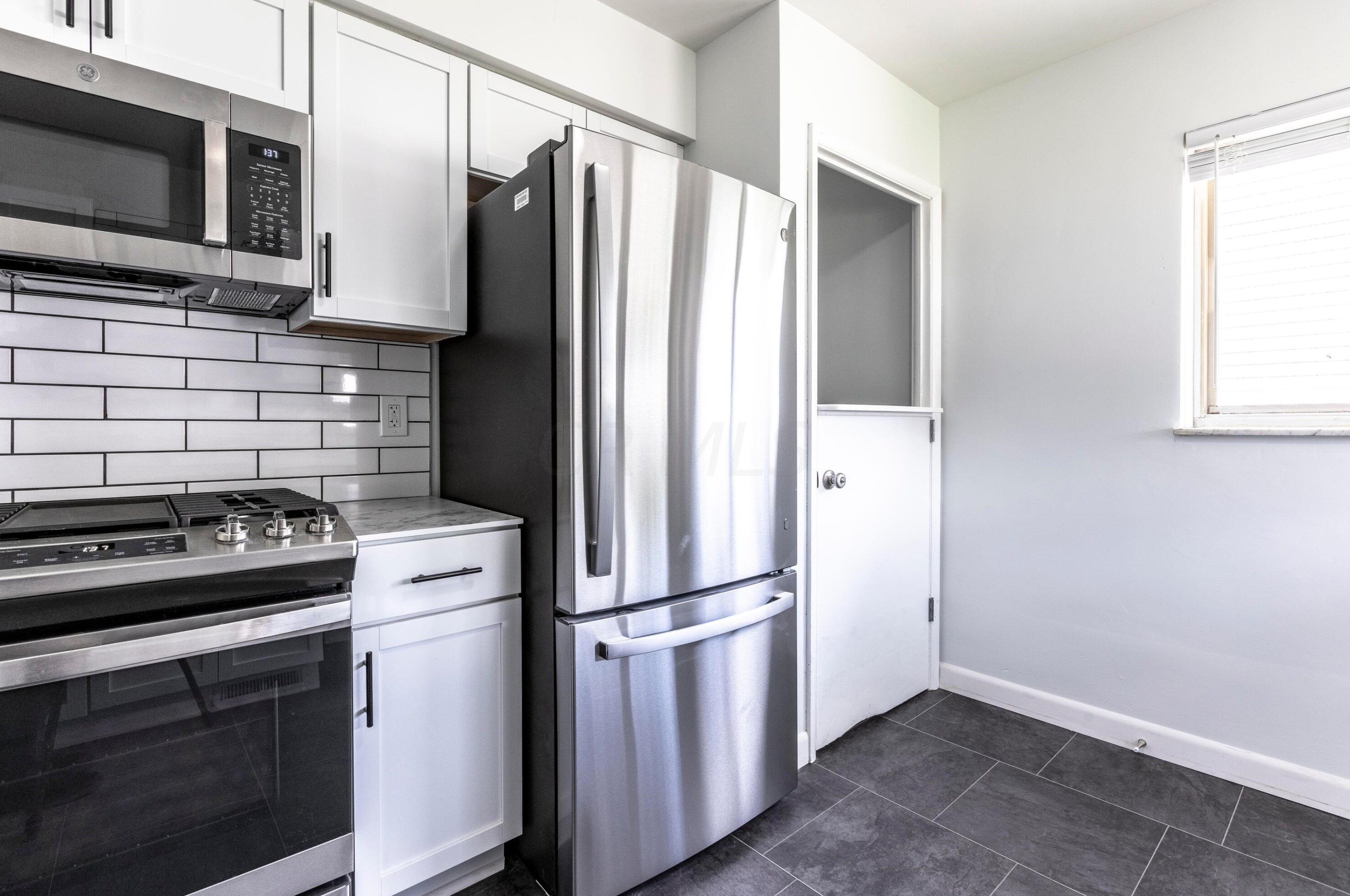 2665 Atwood Ter, Columbus OH 43211-1105 exterior