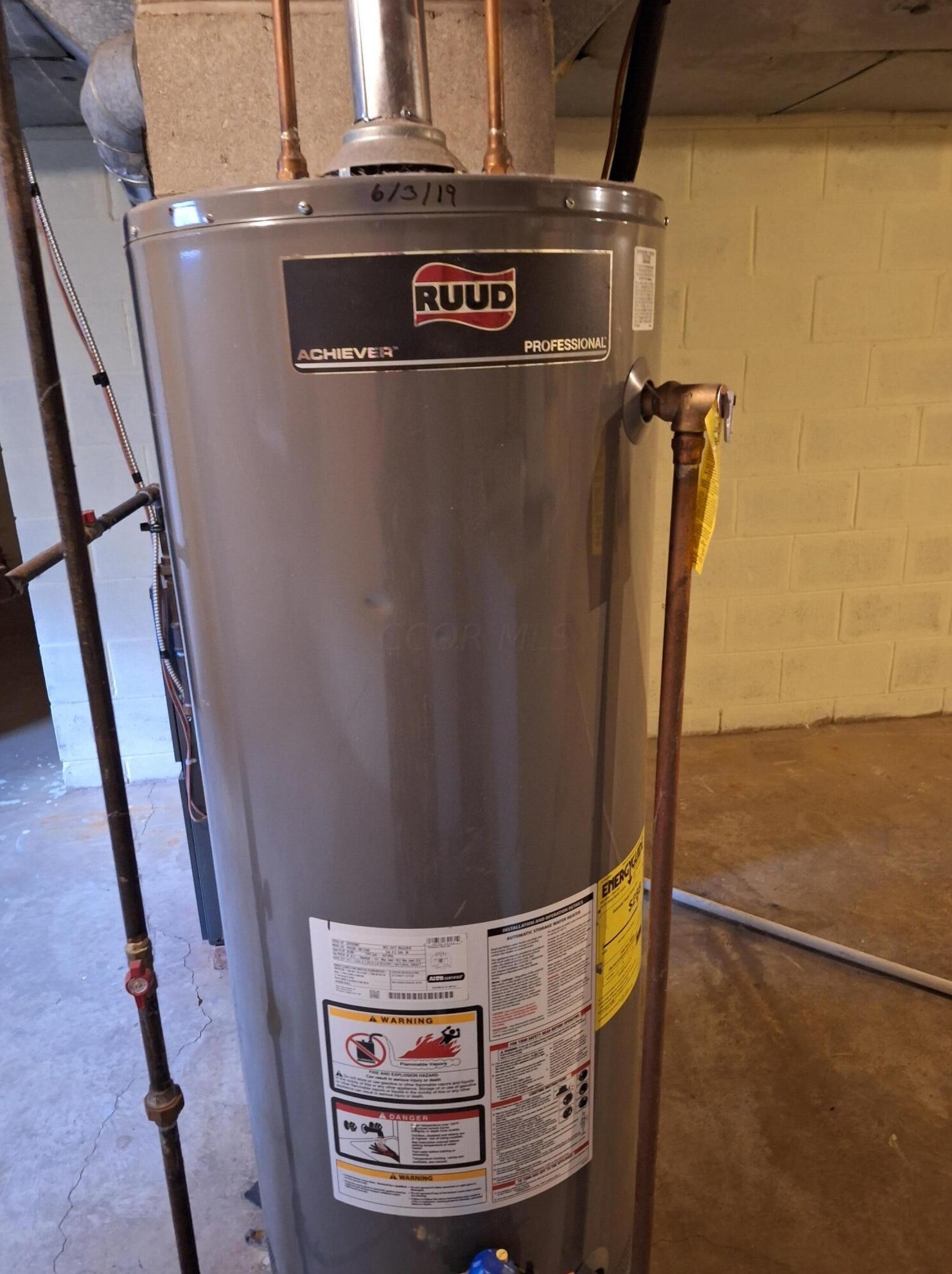 1450 Idlewild Dr, Columbus OH 43232-9401 exterior