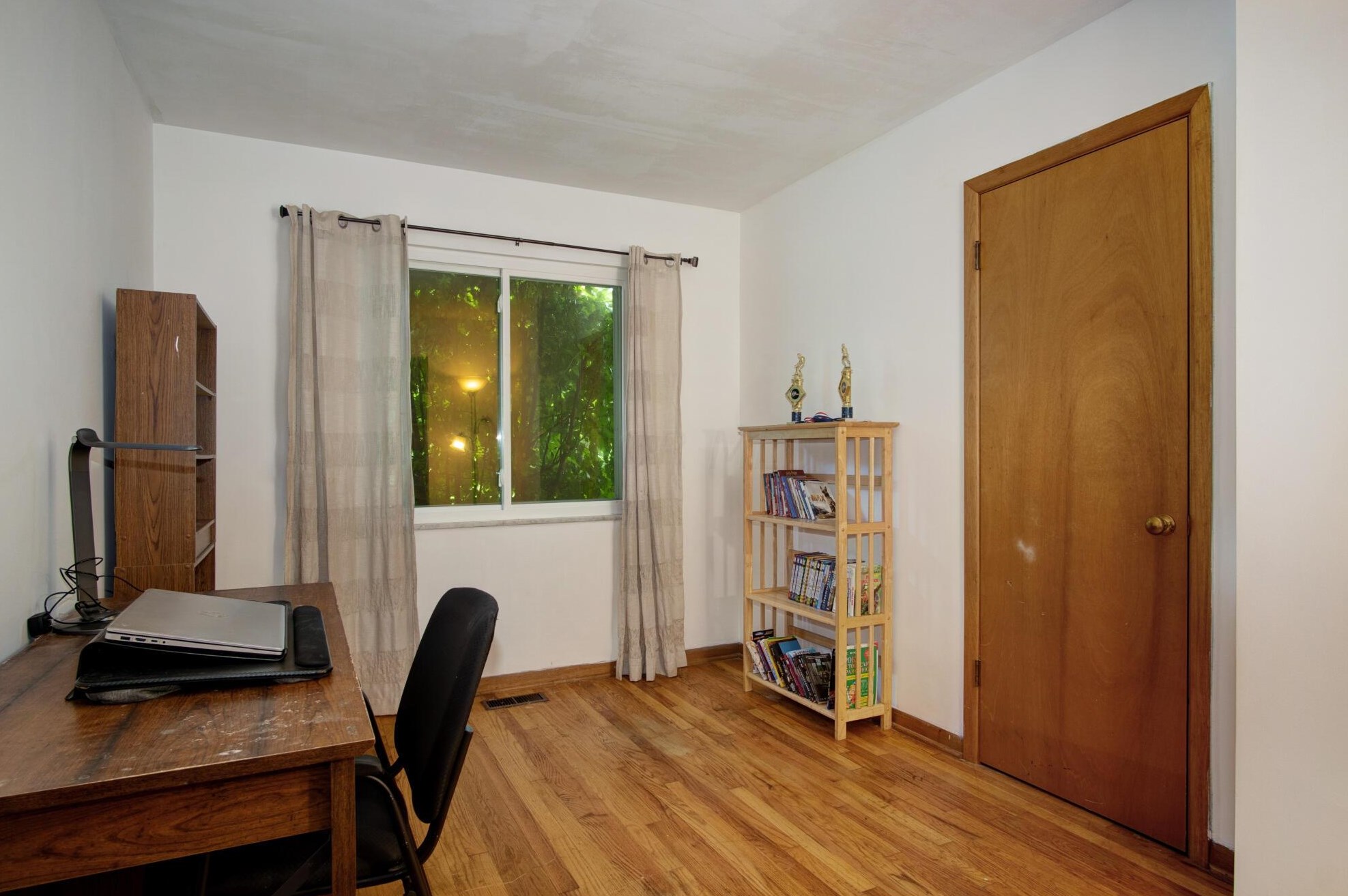 1450 Idlewild Dr, Columbus OH 43232-9401 exterior