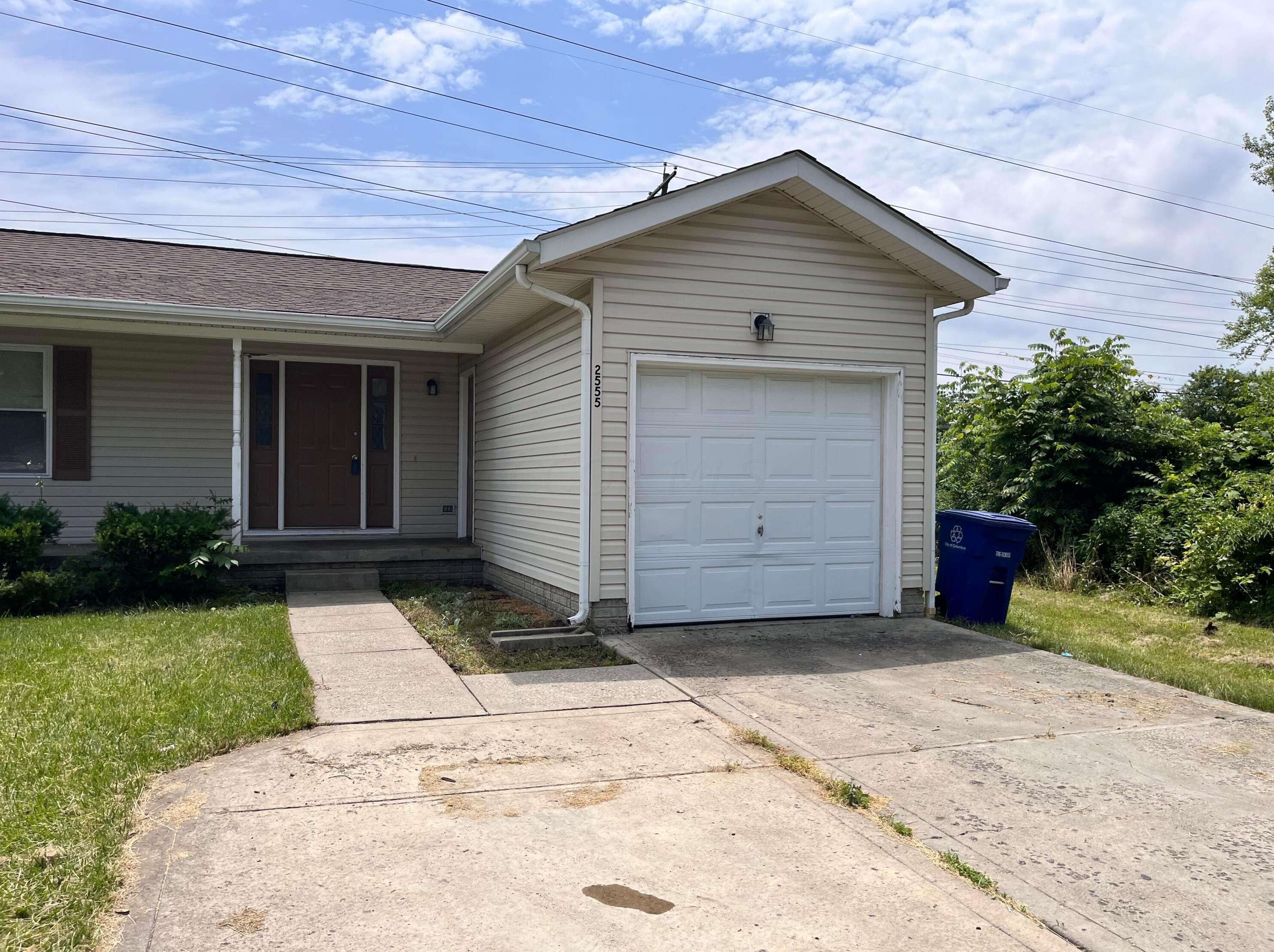 2555 Kilbourne Ave, Columbus, OH 43229-4709