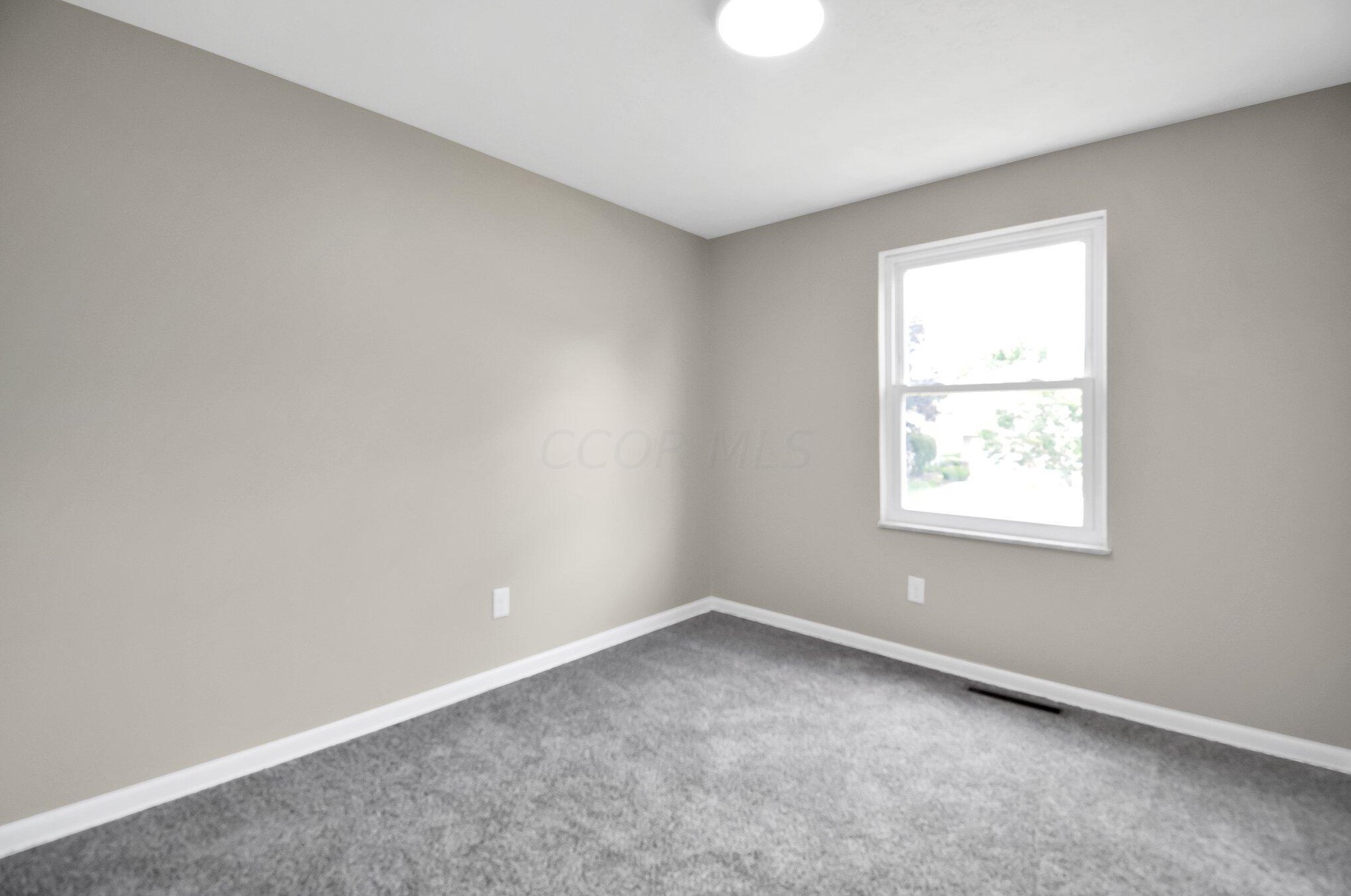 5087 Holbrook Dr, Columbus OH 43232-6604 exterior