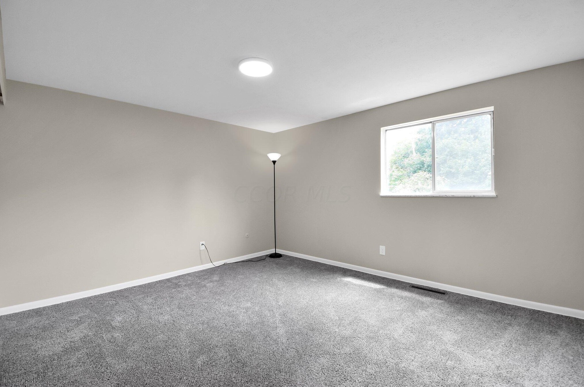 5087 Holbrook Dr, Columbus OH 43232-6604 exterior