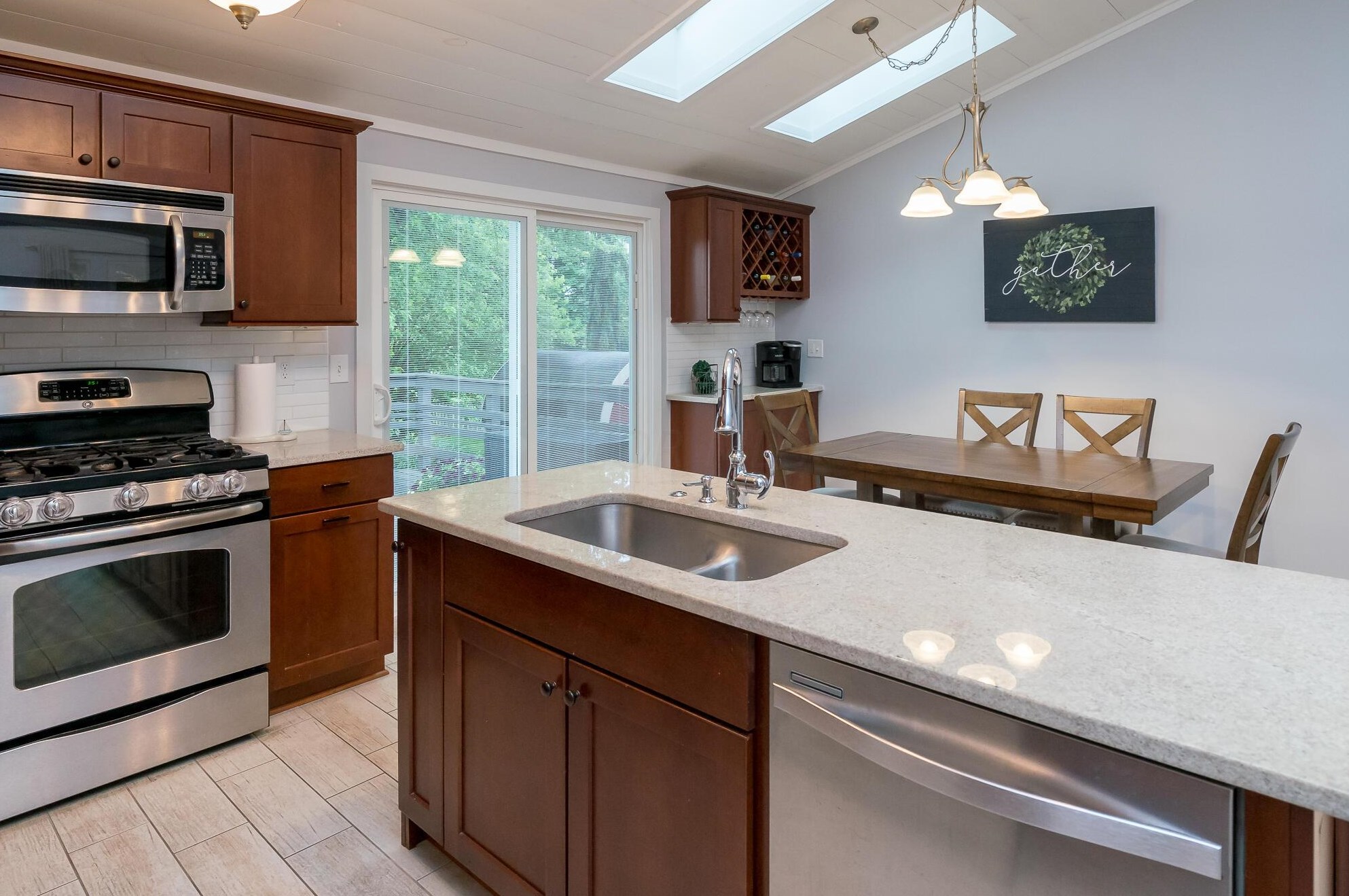 7870 Cobdon Ave, Westerville OH  43081-4640 exterior