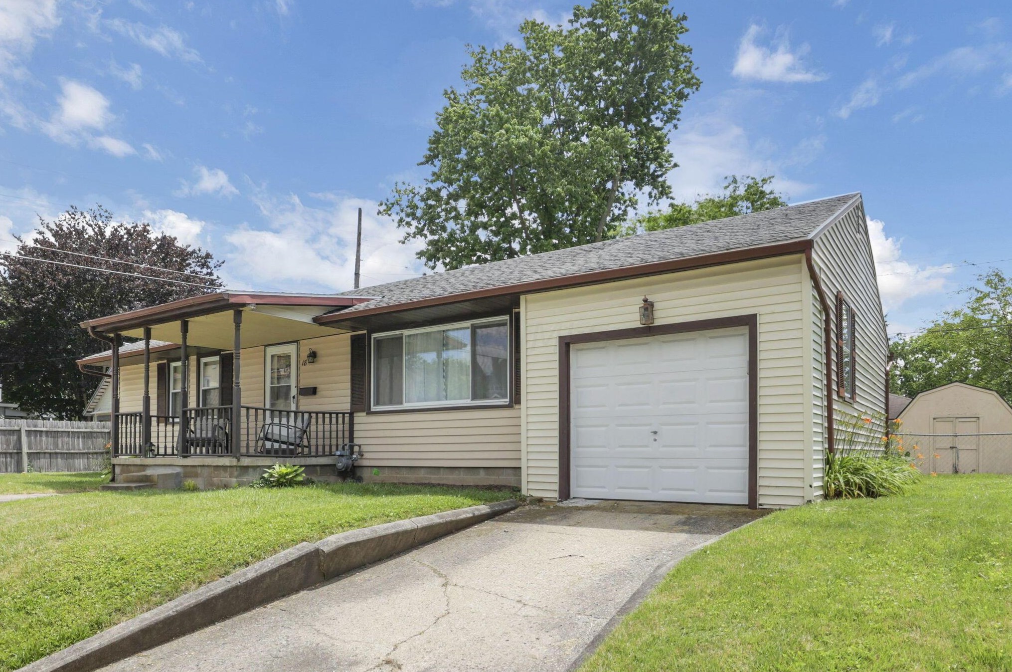 18 Willis Ave, London, OH 43140-1028