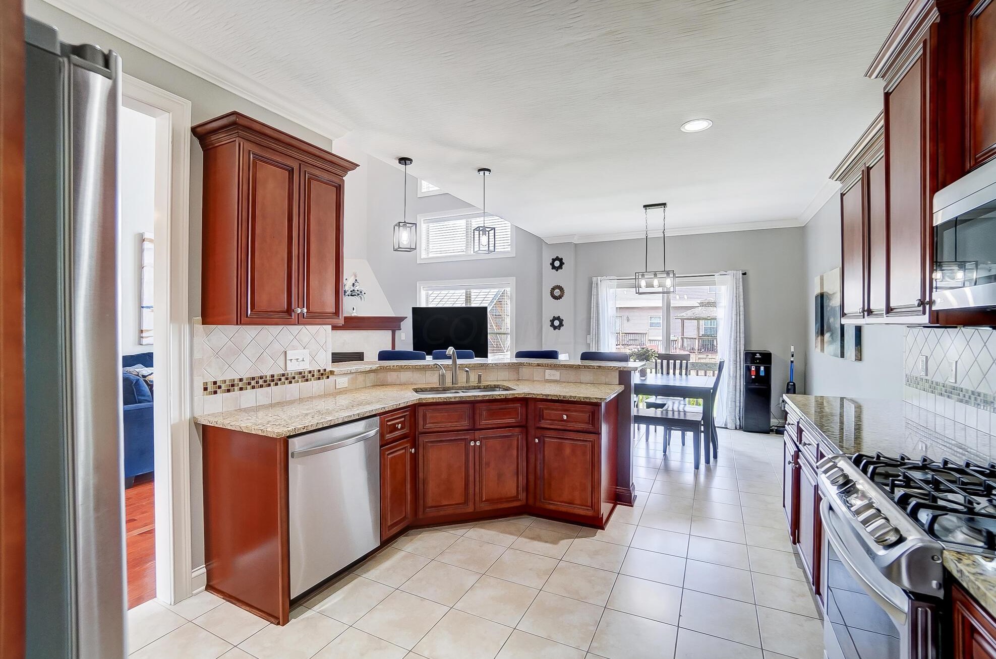 7551 Walnut Dr, Cnl Wnchstr OH 43110-8185 exterior