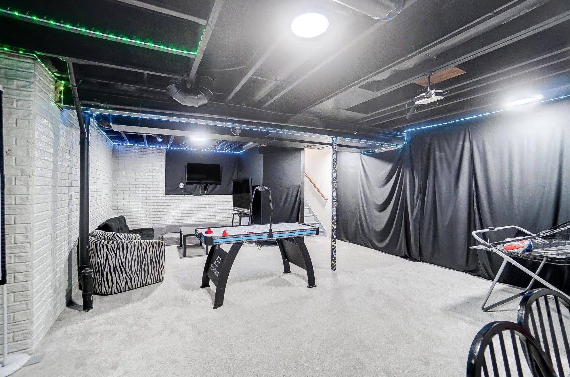 7551 Walnut Dr, Cnl Wnchstr OH 43110-8185 exterior