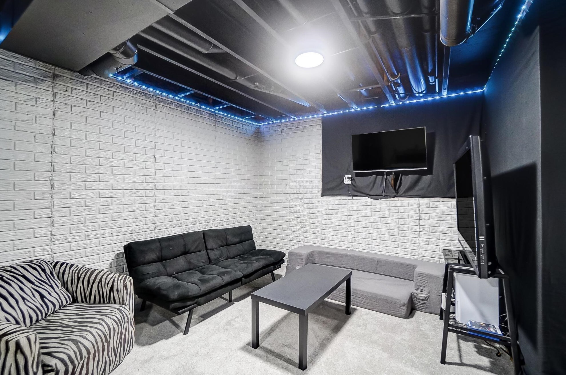 7551 Walnut Dr, Cnl Wnchstr OH 43110-8185 exterior