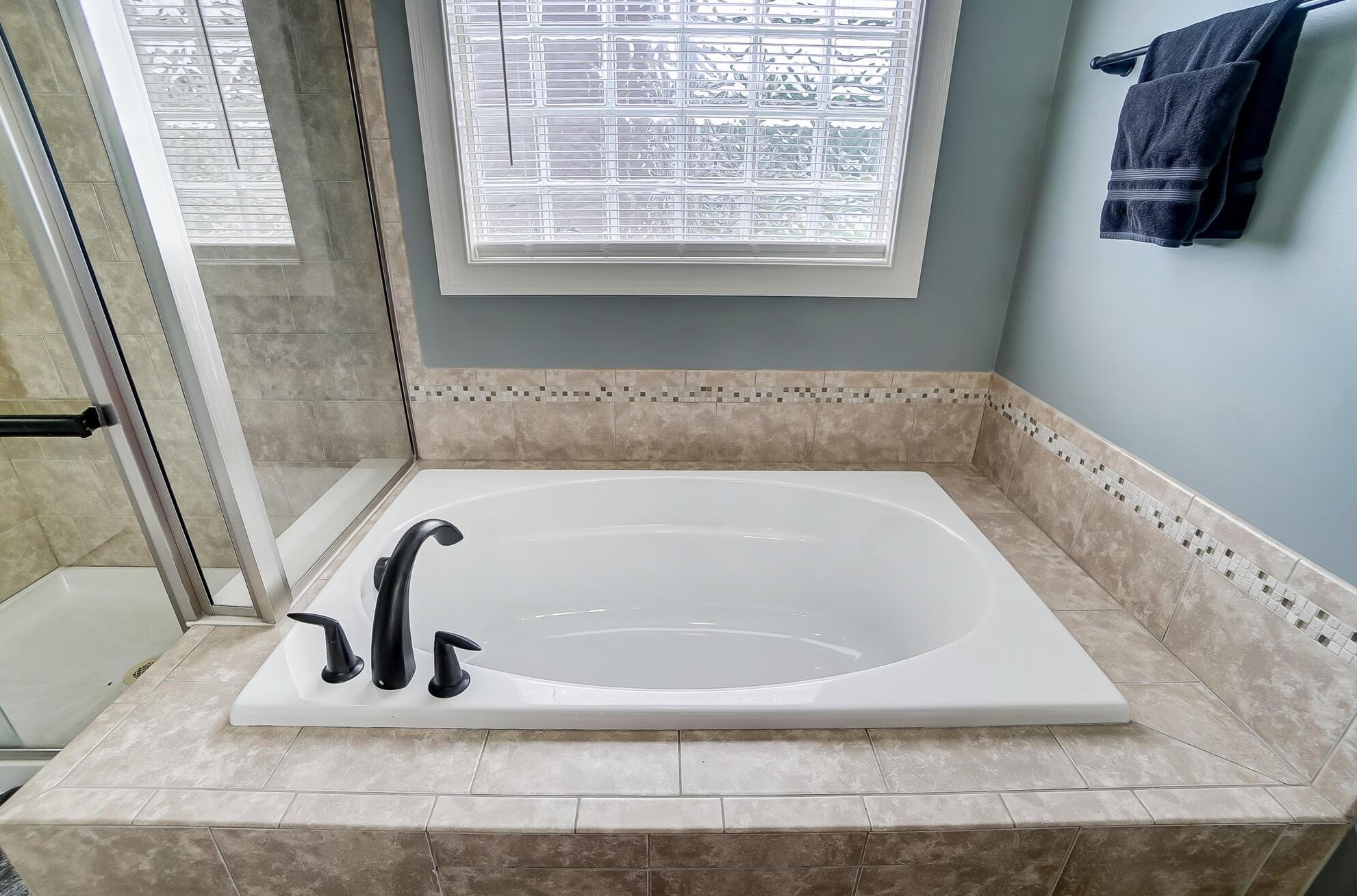 7551 Walnut Dr, Cnl Wnchstr OH 43110-8185 exterior