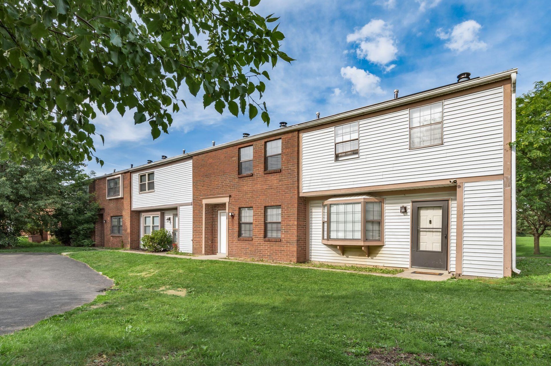 281 Crosswind Dr, Westerville, OH 43081